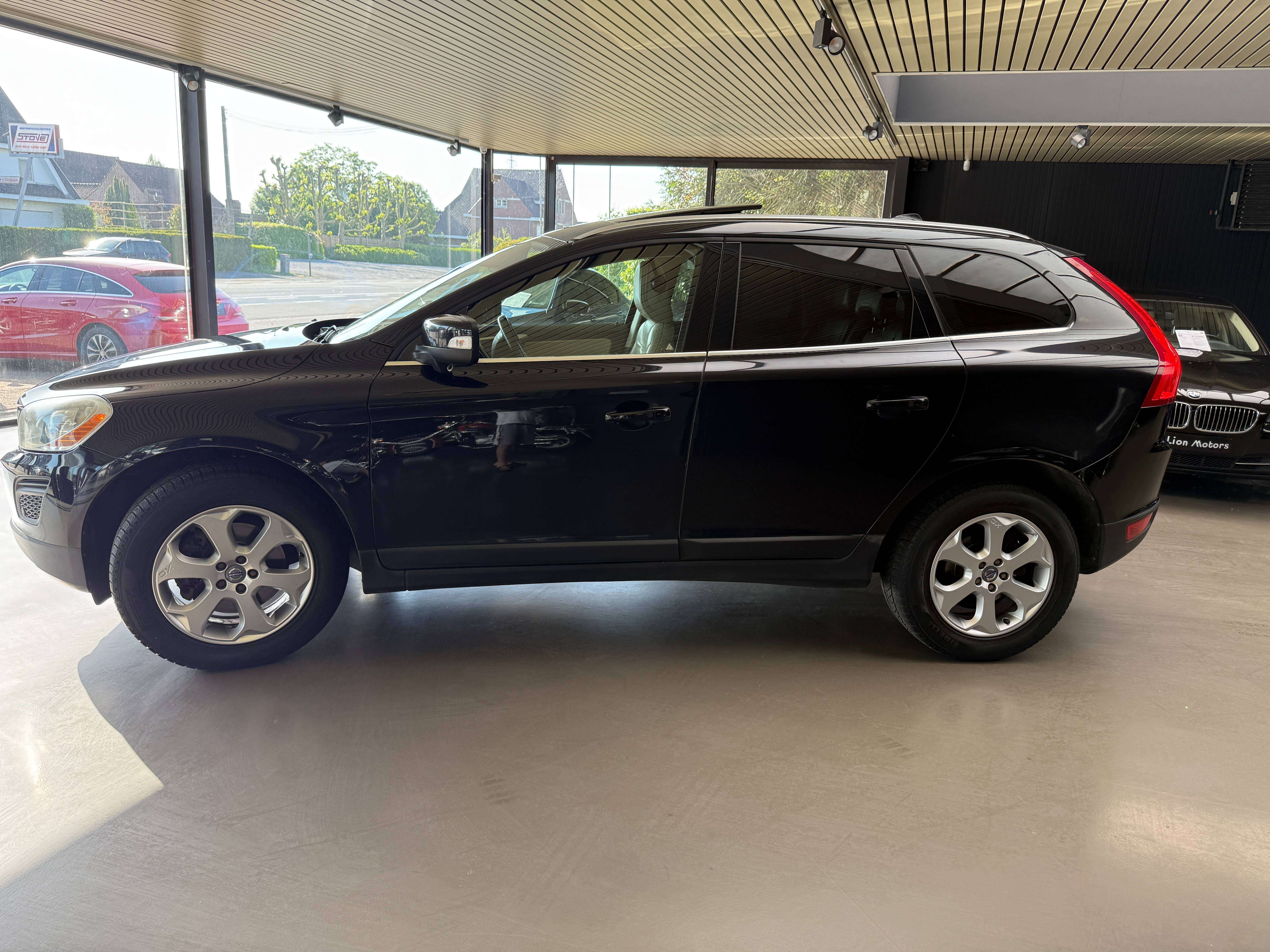 Volvo XC60 2.4 D5 AWD Summum Geartronic*Leder*Panodak*Navi* 215 pk* Trekhaak*FULL