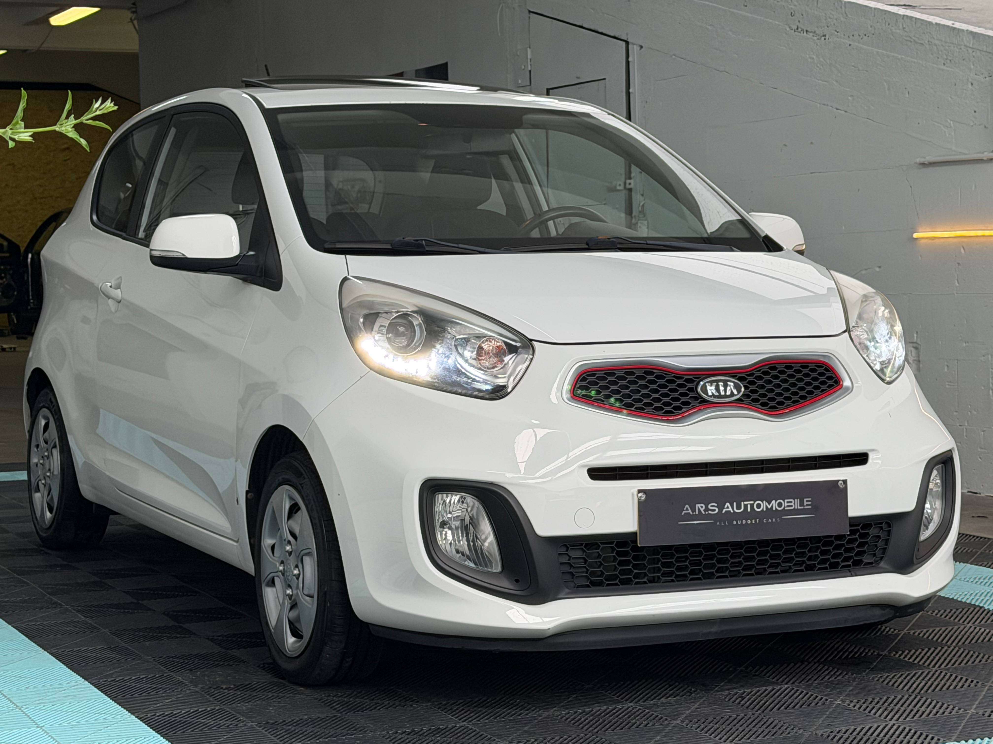Kia Picanto 1.0i Toit ouvrant - Led - Garantie 12mois