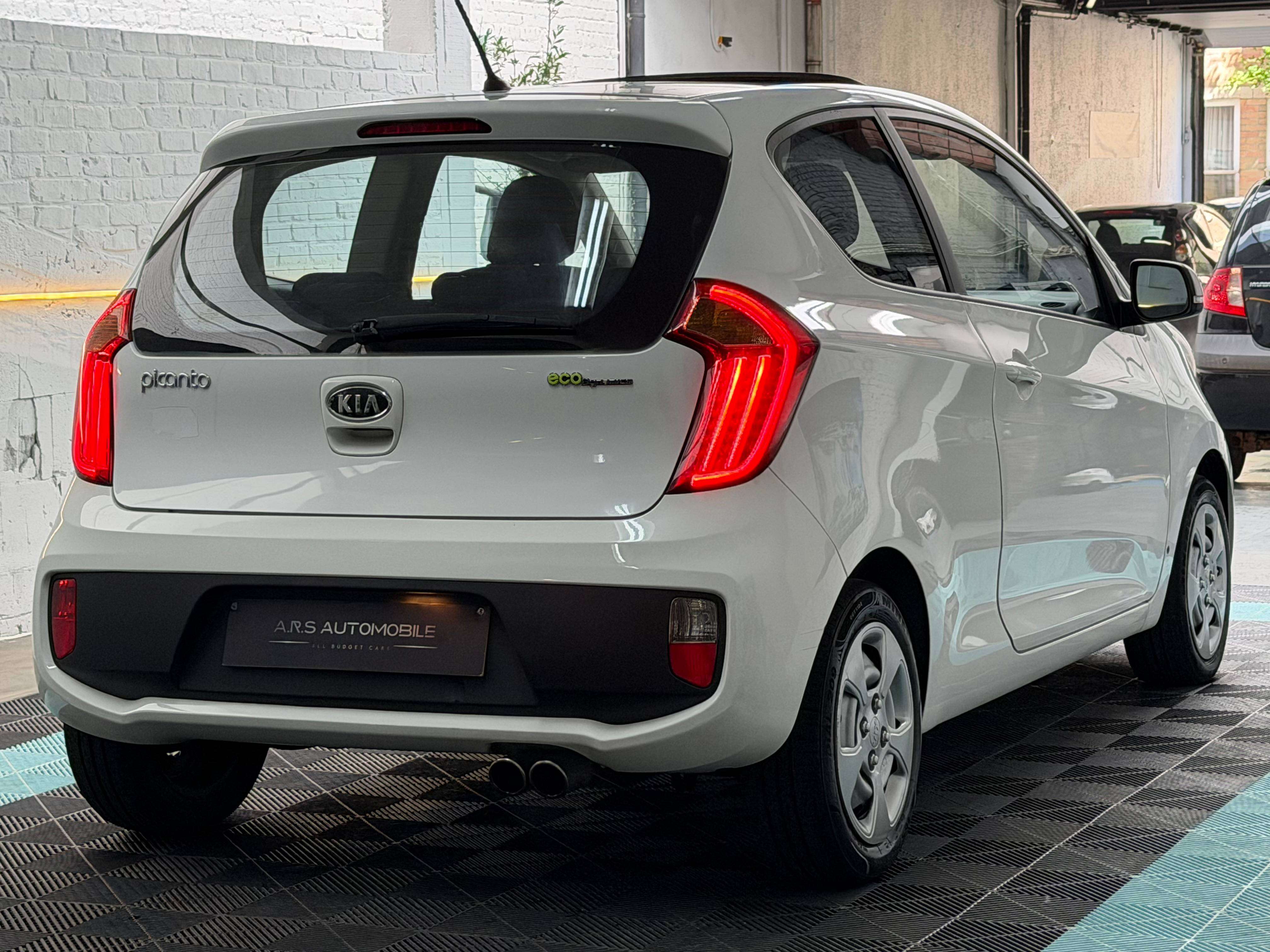 Kia Picanto 1.0i Toit ouvrant - Led - Garantie 12mois
