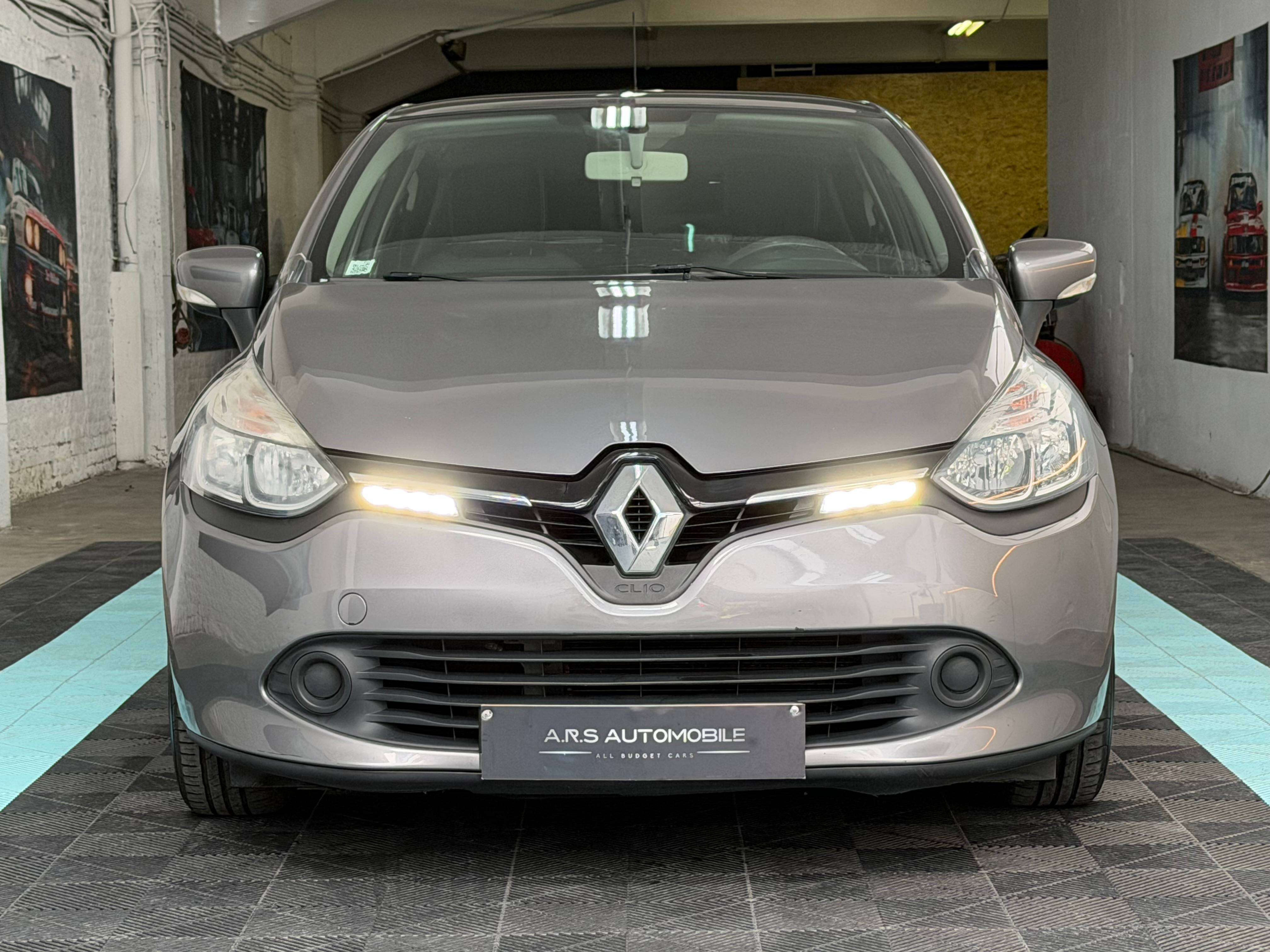 Renault Clio 1.2i Toit pano - Airco - Garantie 12mois