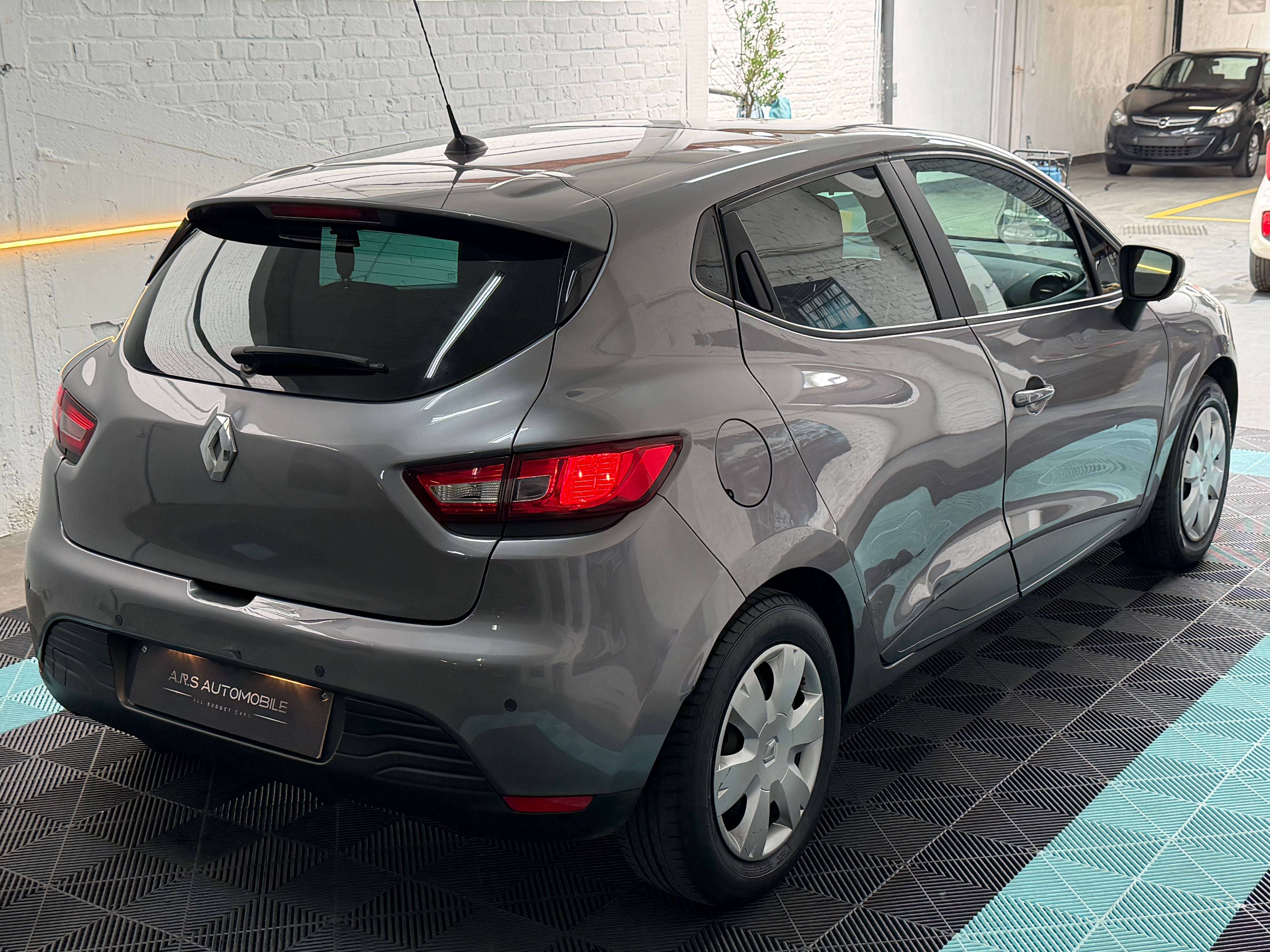 Renault Clio 1.2i Toit pano - Airco - Garantie 12mois