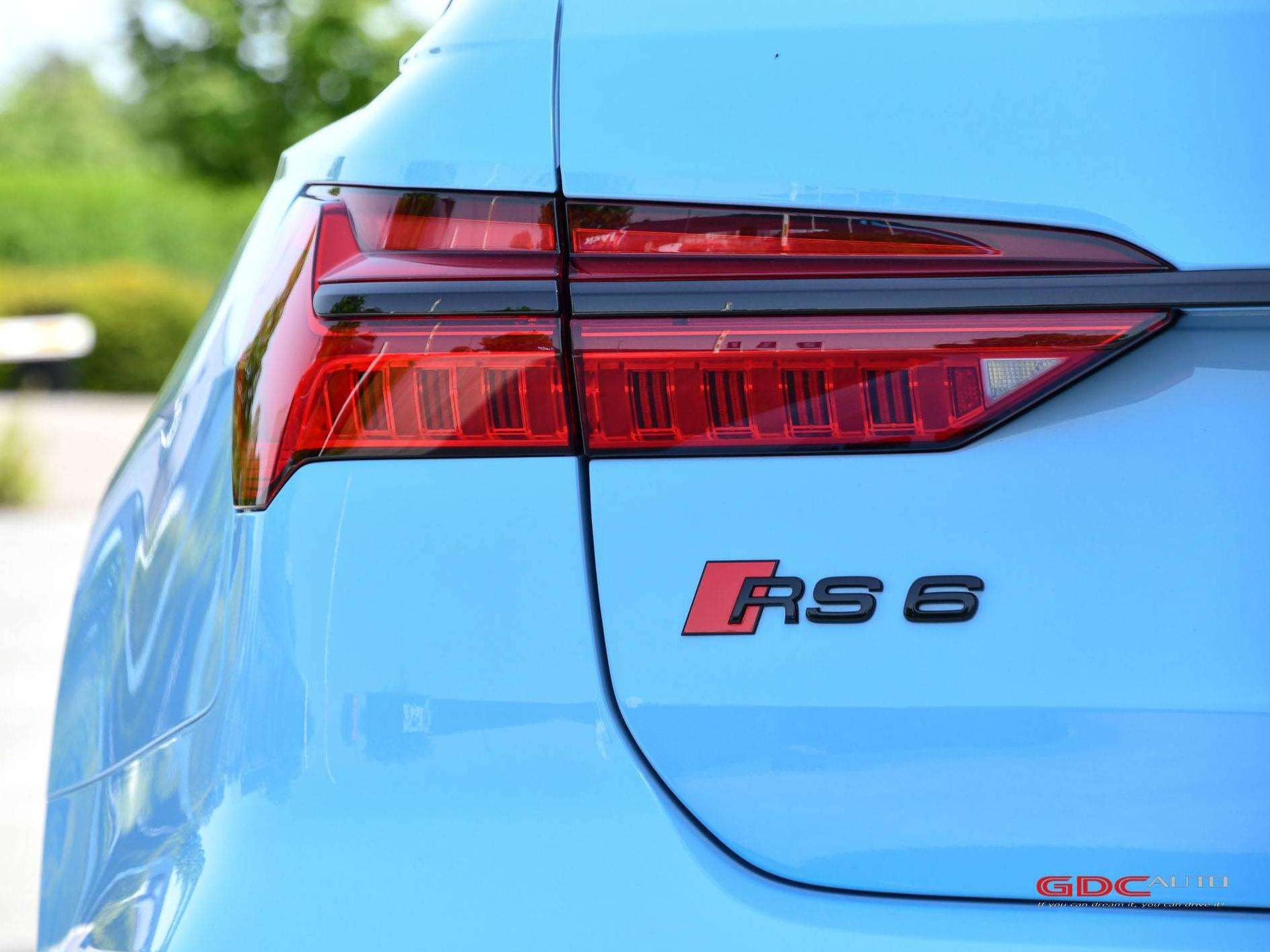 Audi RS6 RS6 Avant Performance l Audi Exclusive l Sportuitlaat l B&O