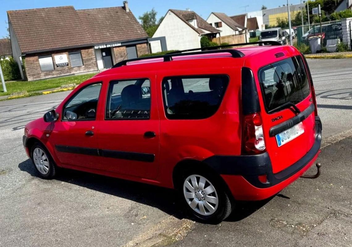 Dacia Logan MCV 1ERE MAIN 1.6i 7 places Lauréate CLIM CT OK