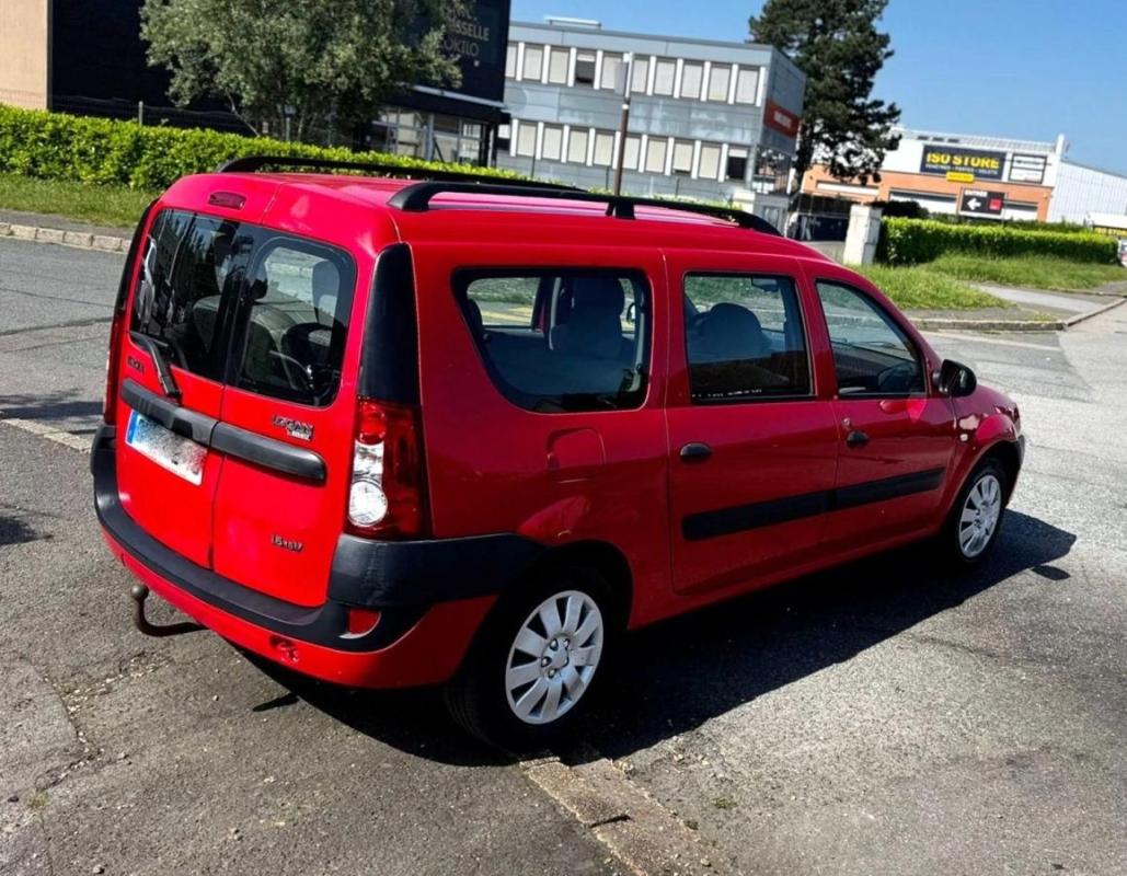 Dacia Logan MCV 1ERE MAIN 1.6i 7 places Lauréate CLIM CT OK