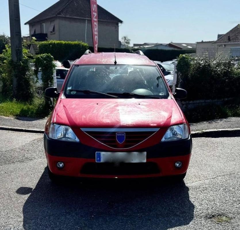 Dacia Logan MCV 1ERE MAIN 1.6i 7 places Lauréate CLIM CT OK