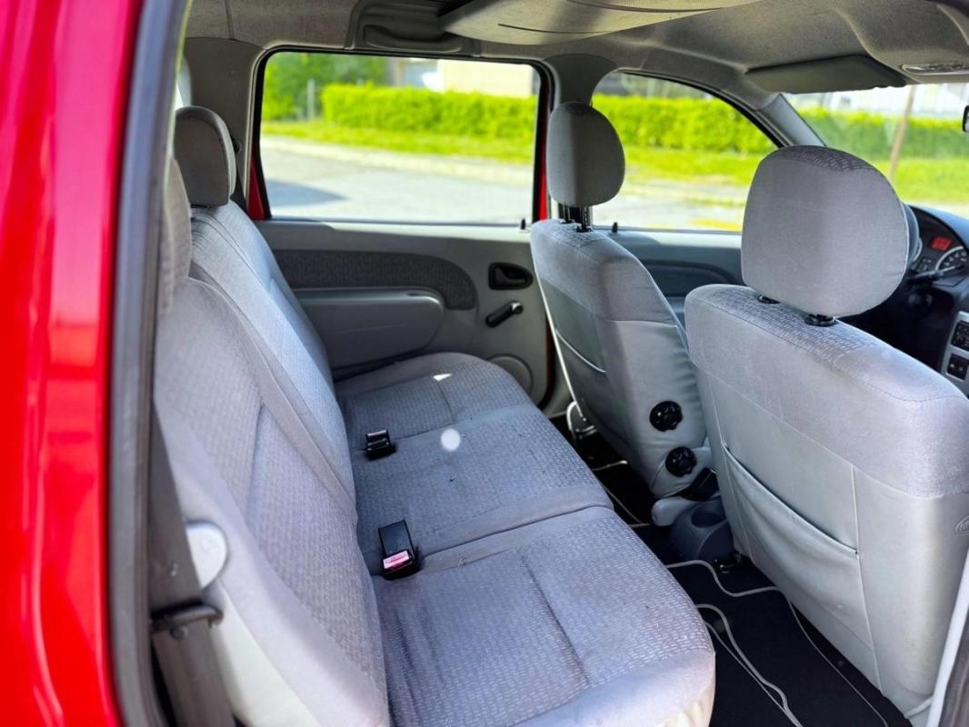 Dacia Logan MCV 1ERE MAIN 1.6i 7 places Lauréate CLIM CT OK