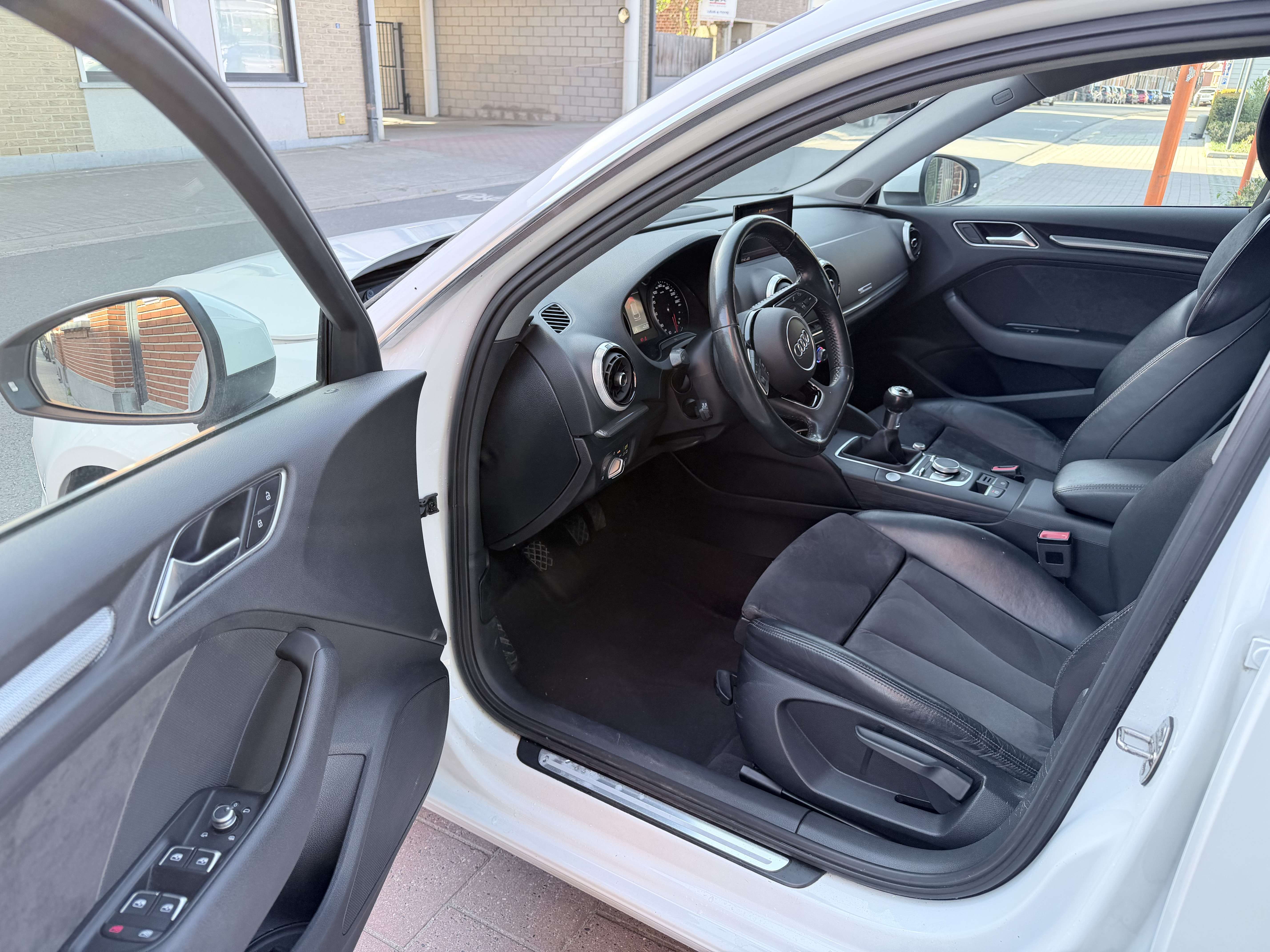 Audi A3 Sportback1.0 TFSI Design | Navi | Cruise Control | Alcantara