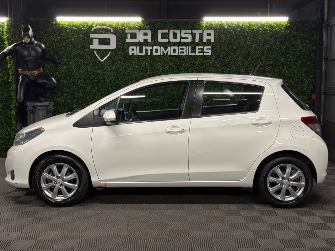 Toyota Yaris 3 III DYNAMIC 1.0 VVTi 69 Cv 5 PORTES / CRIT AIR 1 - GARANTIE AN