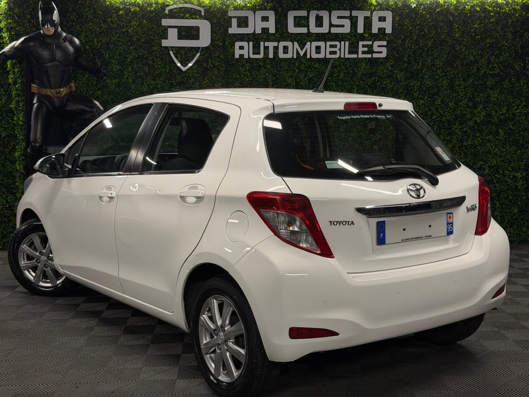 Toyota Yaris 3 III DYNAMIC 1.0 VVTi 69 Cv 5 PORTES / CRIT AIR 1 - GARANTIE AN