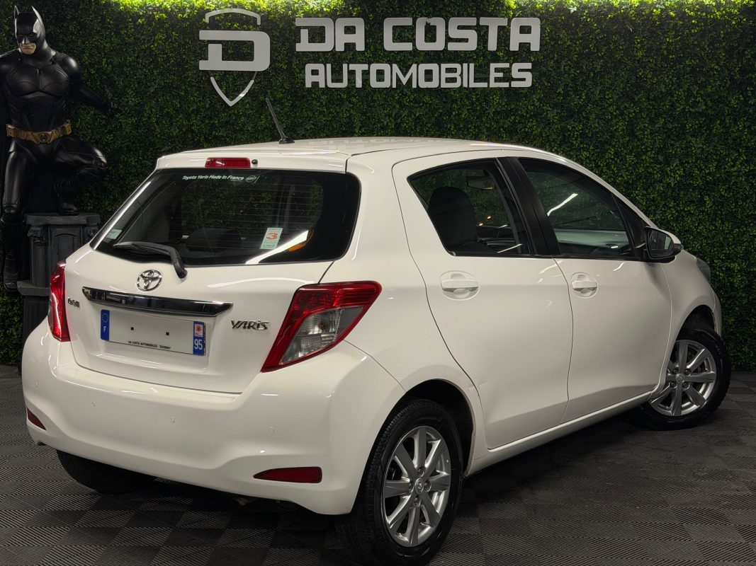Toyota Yaris 3 III DYNAMIC 1.0 VVTi 69 Cv 5 PORTES / CRIT AIR 1 - GARANTIE AN