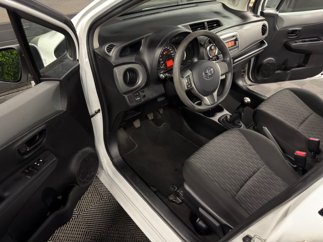 Toyota Yaris 3 III DYNAMIC 1.0 VVTi 69 Cv 5 PORTES / CRIT AIR 1 - GARANTIE AN