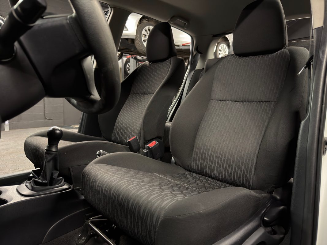 Toyota Yaris 3 III DYNAMIC 1.0 VVTi 69 Cv 5 PORTES / CRIT AIR 1 - GARANTIE AN