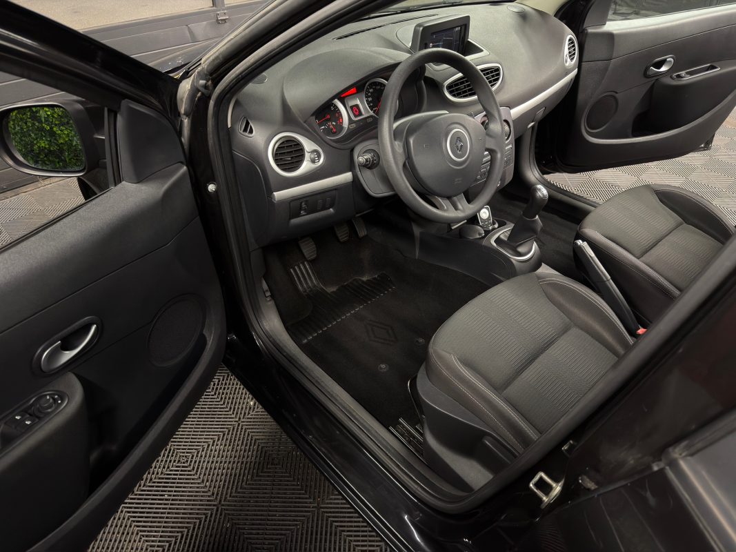Renault Clio 3 III PHASE 2 1.2 75 Cv 5 Pts 1ERE MAIN ECRAN GPS BLUETOOTH CRIT AIR 1 - GARANTIE AN