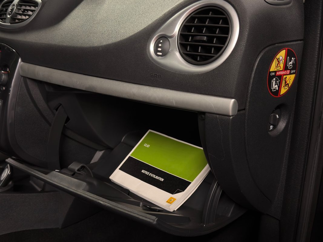 Renault Clio 3 III PHASE 2 1.2 75 Cv 5 Pts 1ERE MAIN ECRAN GPS BLUETOOTH CRIT AIR 1 - GARANTIE AN