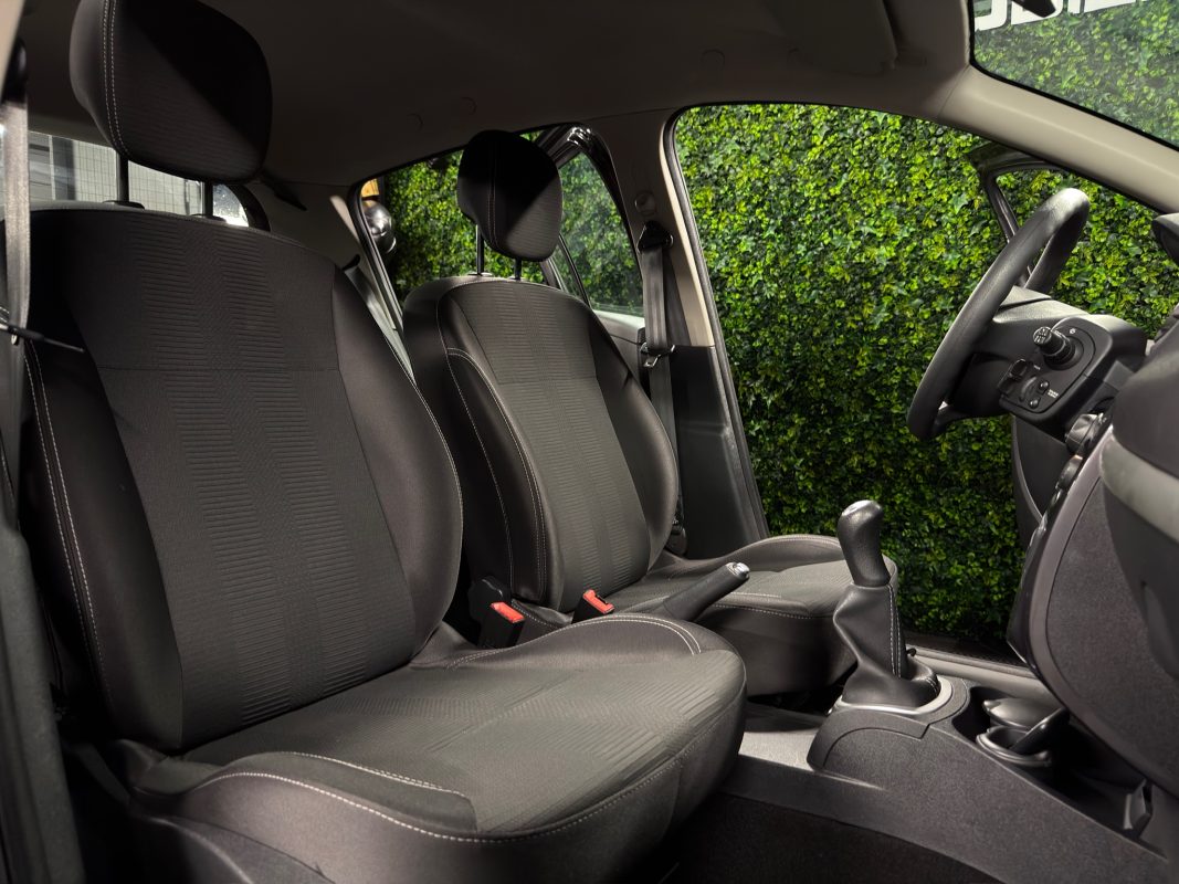 Renault Clio 3 III PHASE 2 1.2 75 Cv 5 Pts 1ERE MAIN ECRAN GPS BLUETOOTH CRIT AIR 1 - GARANTIE AN