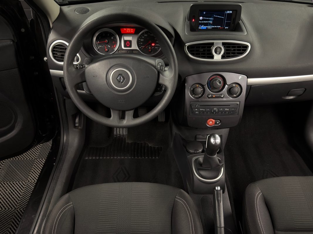 Renault Clio 3 III PHASE 2 1.2 75 Cv 5 Pts 1ERE MAIN ECRAN GPS BLUETOOTH CRIT AIR 1 - GARANTIE AN