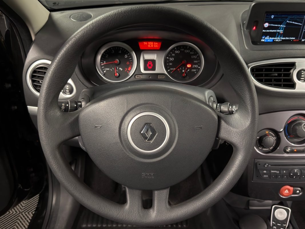 Renault Clio 3 III PHASE 2 1.2 75 Cv 5 Pts 1ERE MAIN ECRAN GPS BLUETOOTH CRIT AIR 1 - GARANTIE AN