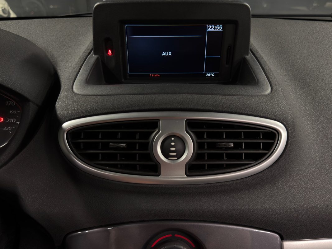 Renault Clio 3 III PHASE 2 1.2 75 Cv 5 Pts 1ERE MAIN ECRAN GPS BLUETOOTH CRIT AIR 1 - GARANTIE AN