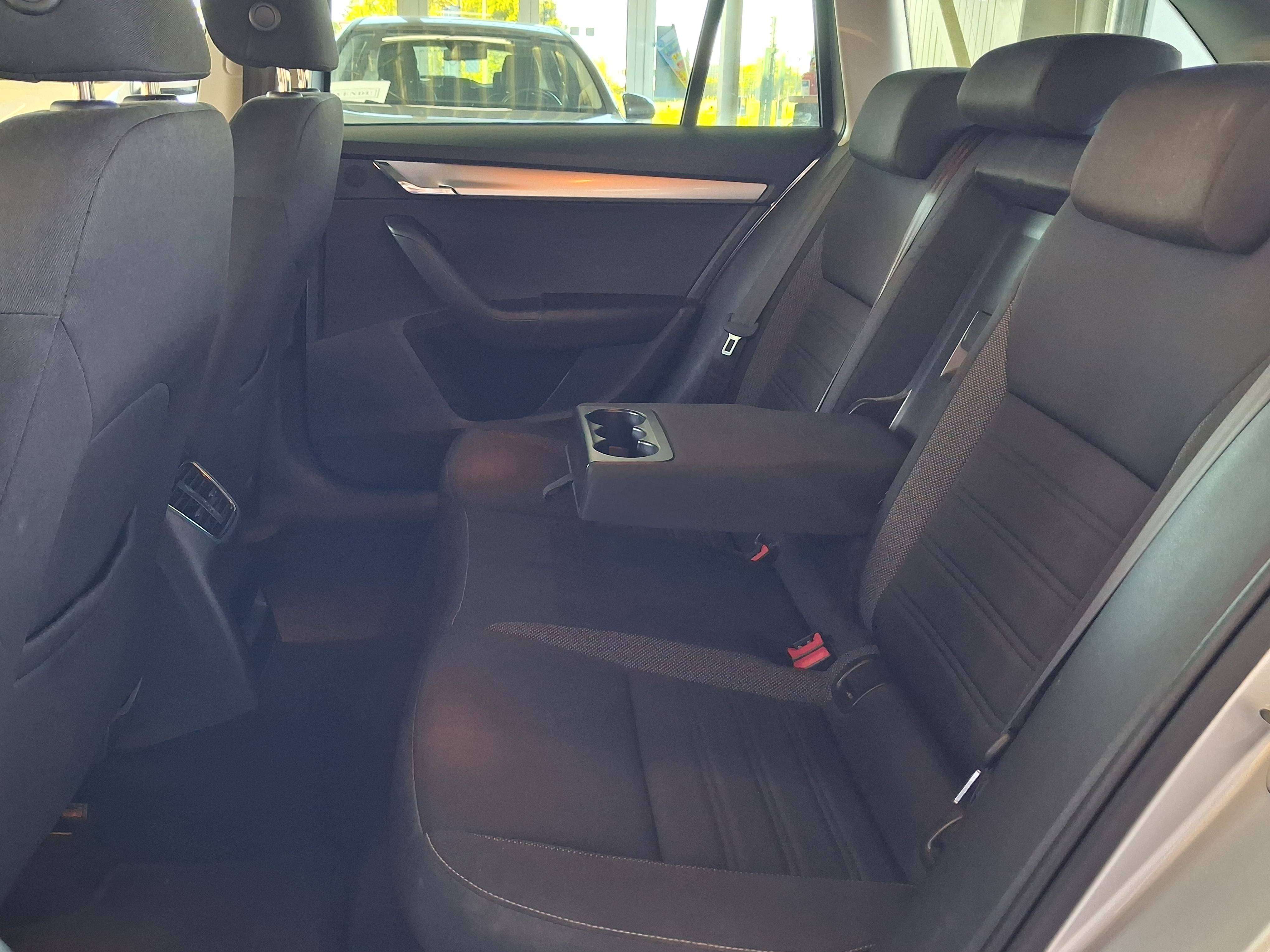 Skoda Octavia Octavia SW 1.0 TSI Ambition (EU6.2)/NAVI/ATTELAGE/CARPLAY/GARANTIE