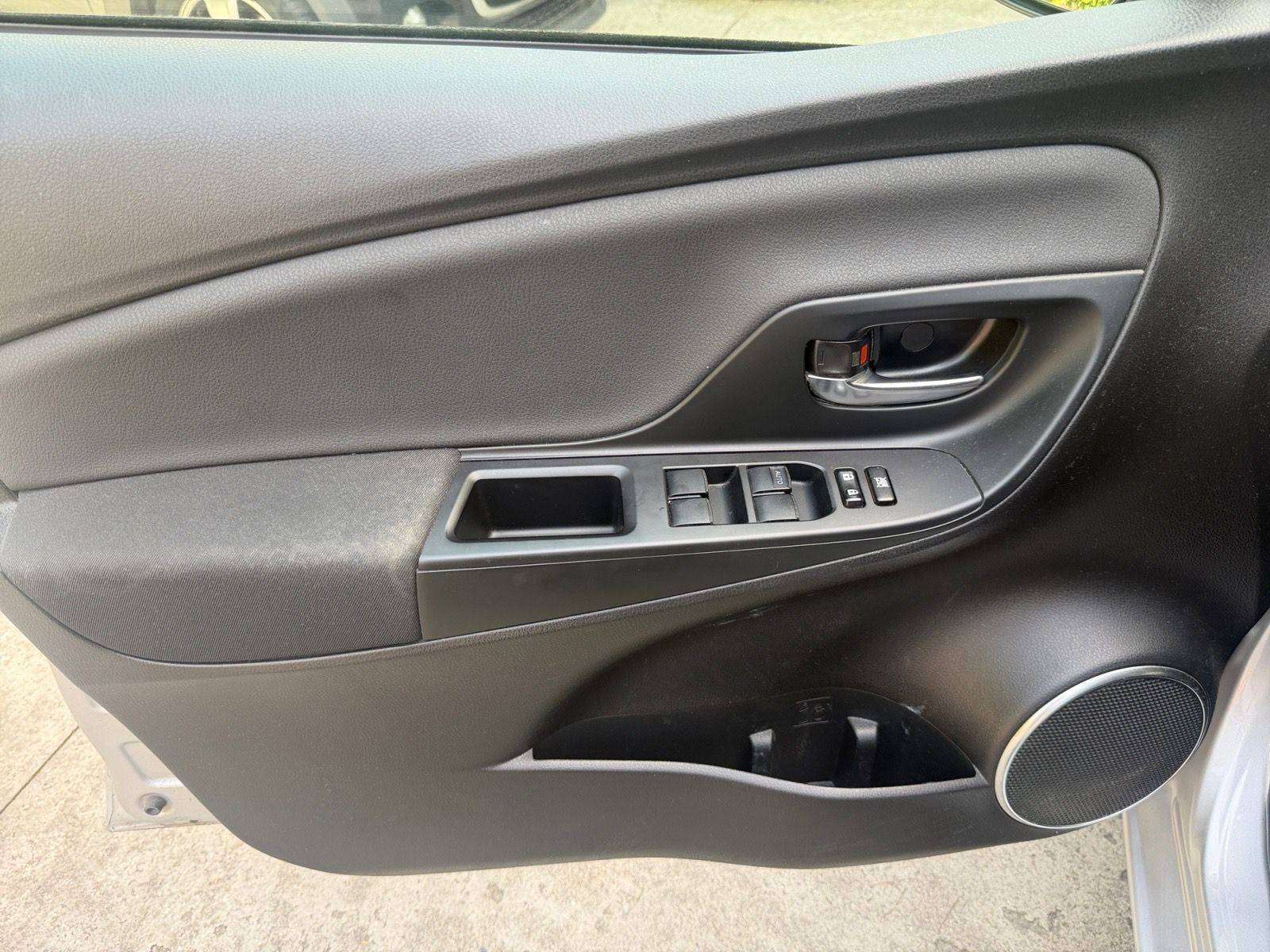 Toyota Yaris Yaris 1.5i Dual VVT-iE Connect CVT/ GARANTIE 12 MOIS