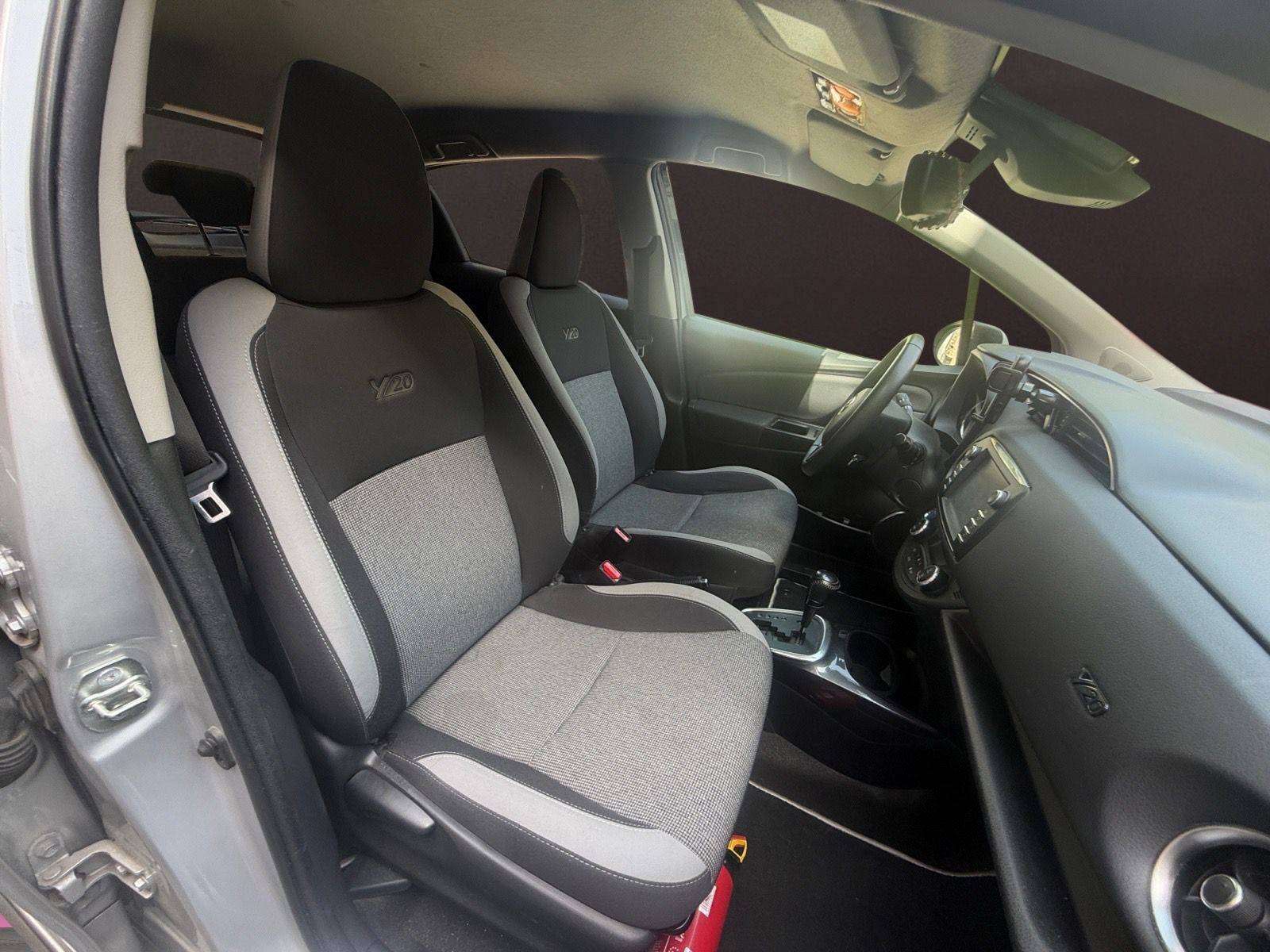 Toyota Yaris Yaris 1.5i Dual VVT-iE Connect CVT/ GARANTIE 12 MOIS