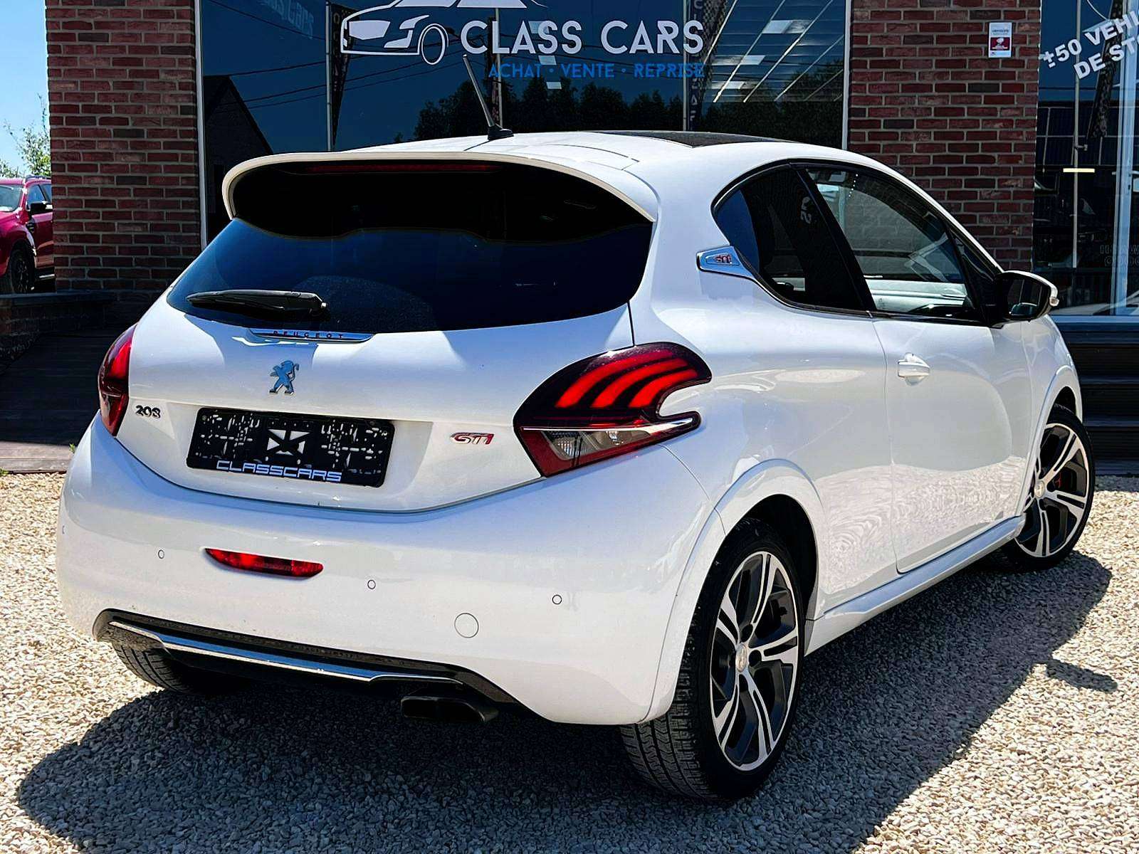 Peugeot 208 1.6 GTi TOIT-PANO NAVI CAM GARANTI 12 MOIS