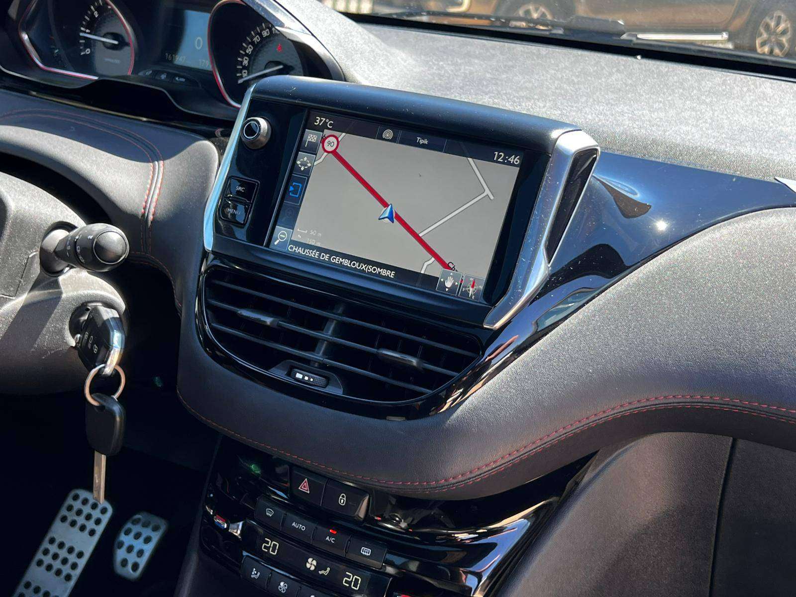 Peugeot 208 1.6 GTi TOIT-PANO NAVI CAM GARANTI 12 MOIS