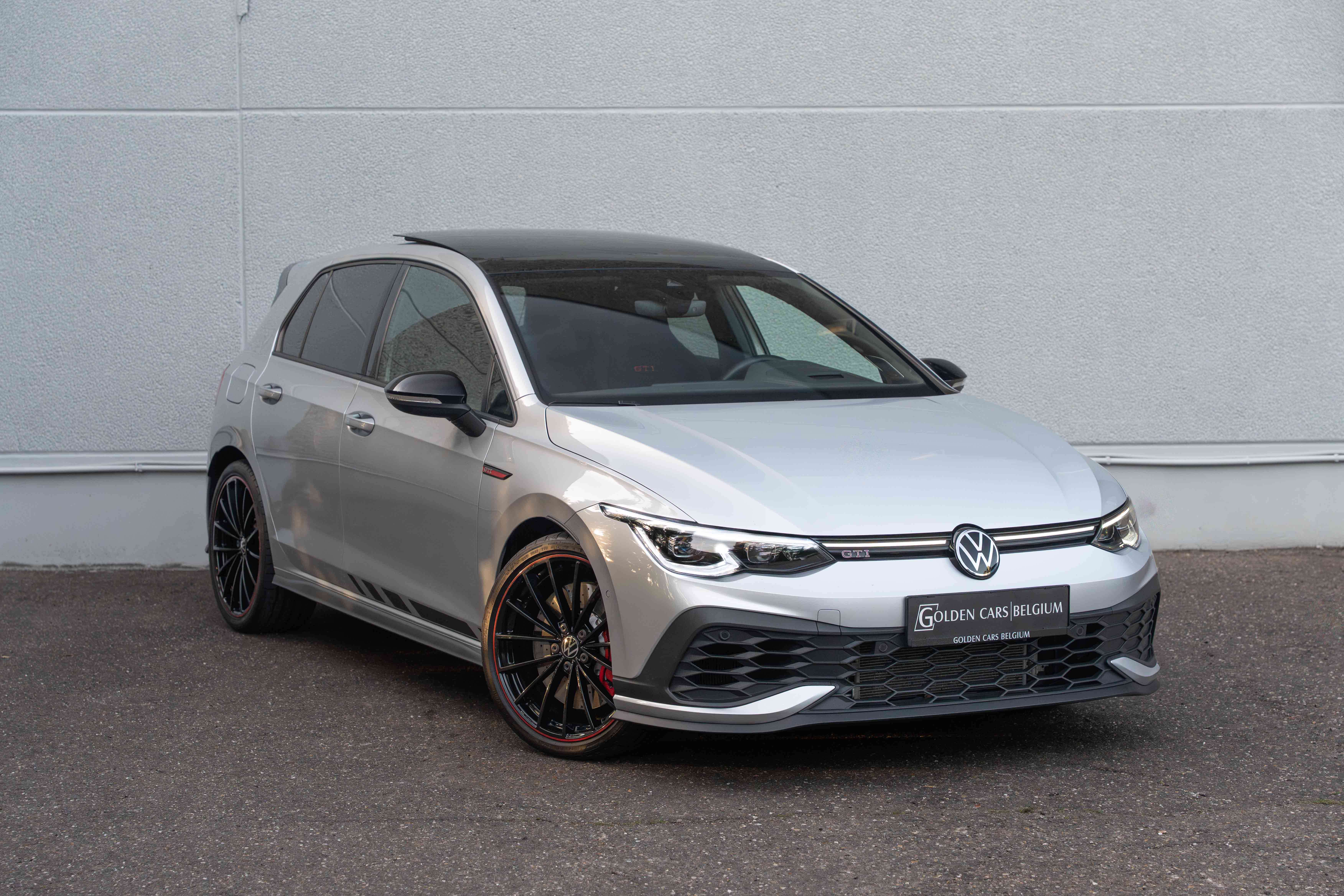 Volkswagen Golf GTI Clubsport DSG/PANO/IQLIGHTS/AKRAPOVIC/19"/H&K/ACC/CAMERA