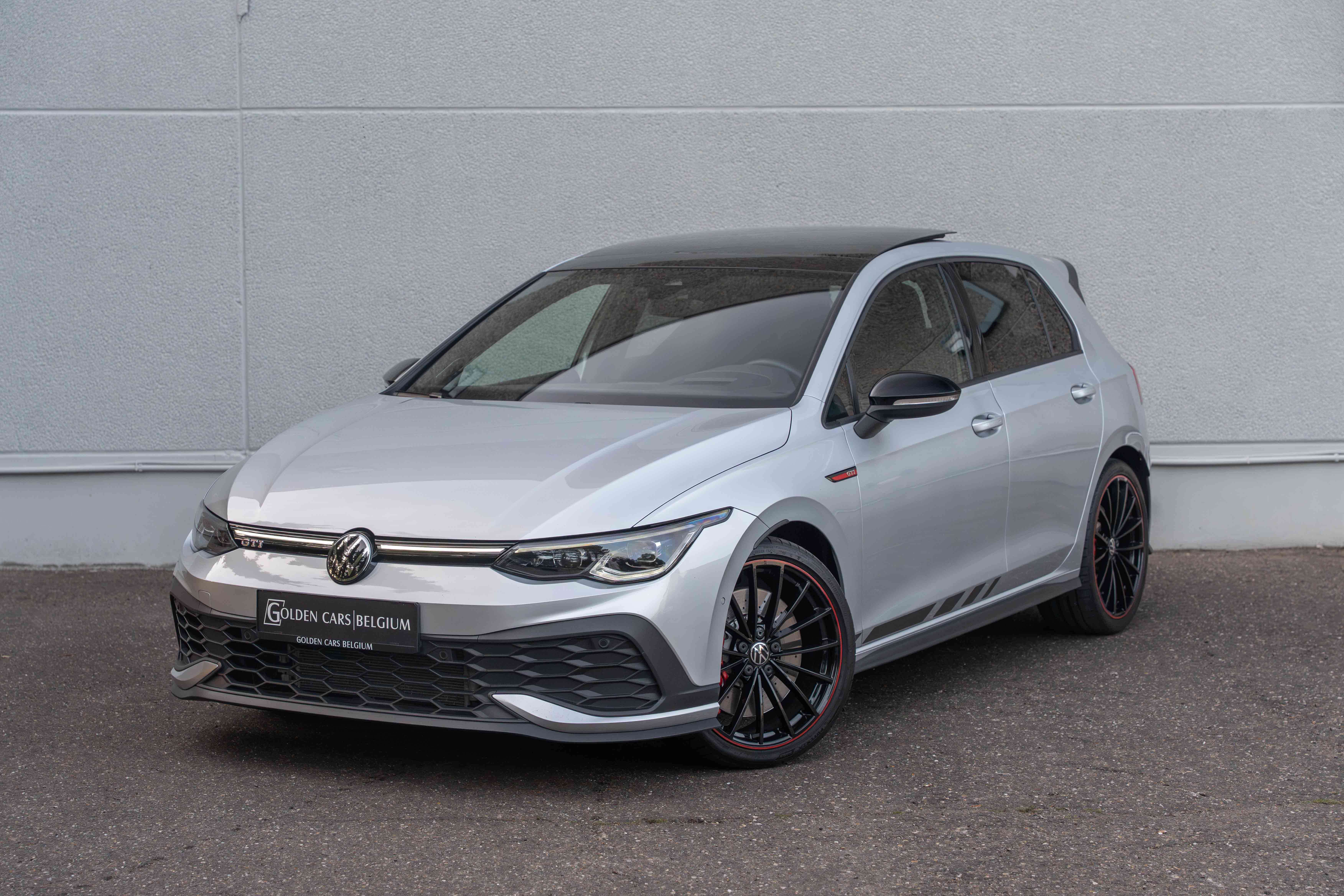 Volkswagen Golf GTI Clubsport DSG/PANO/IQLIGHTS/AKRAPOVIC/19"/H&K/ACC/CAMERA