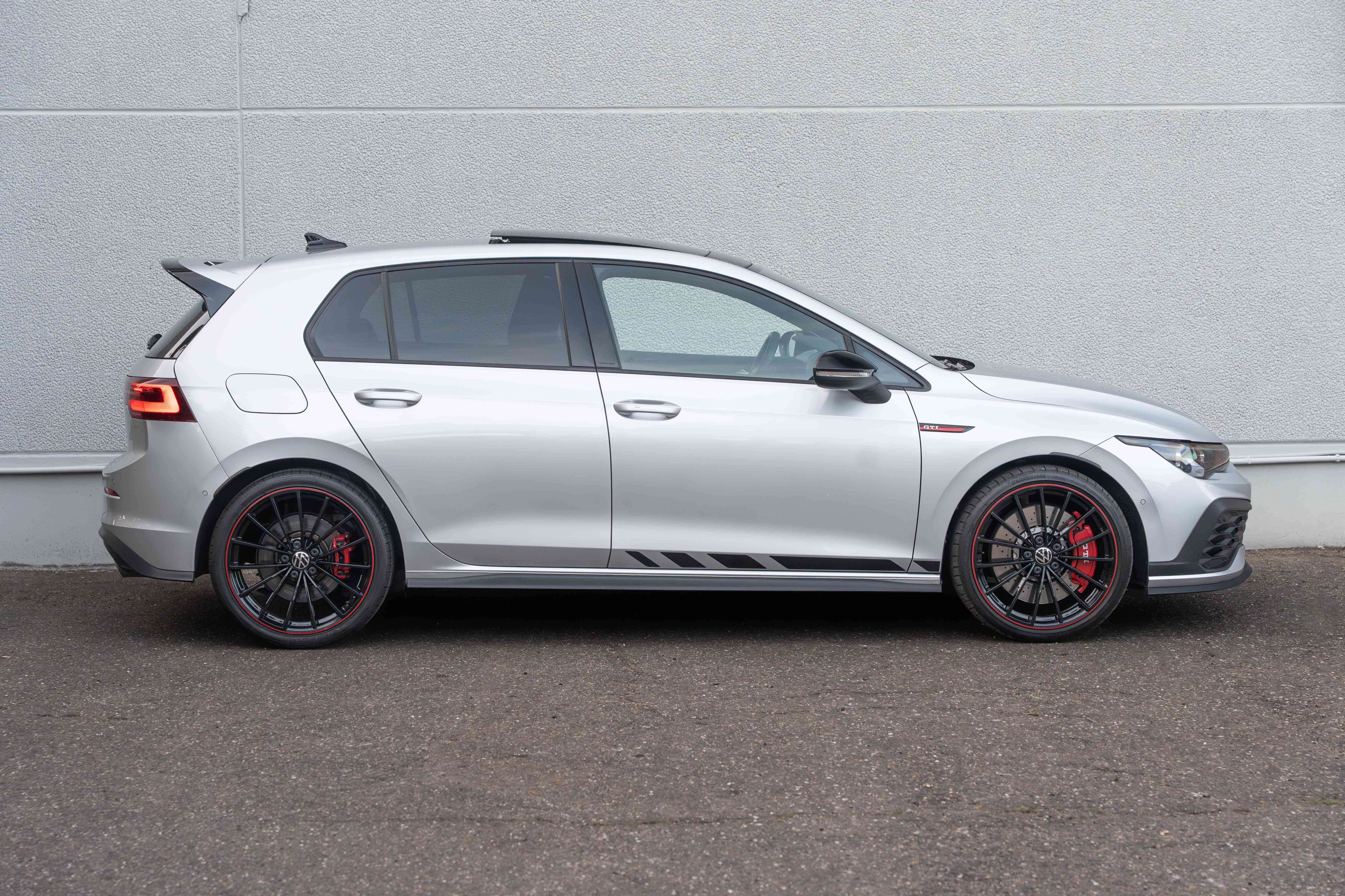 Volkswagen Golf GTI Clubsport DSG/PANO/IQLIGHTS/AKRAPOVIC/19"/H&K/ACC/CAMERA