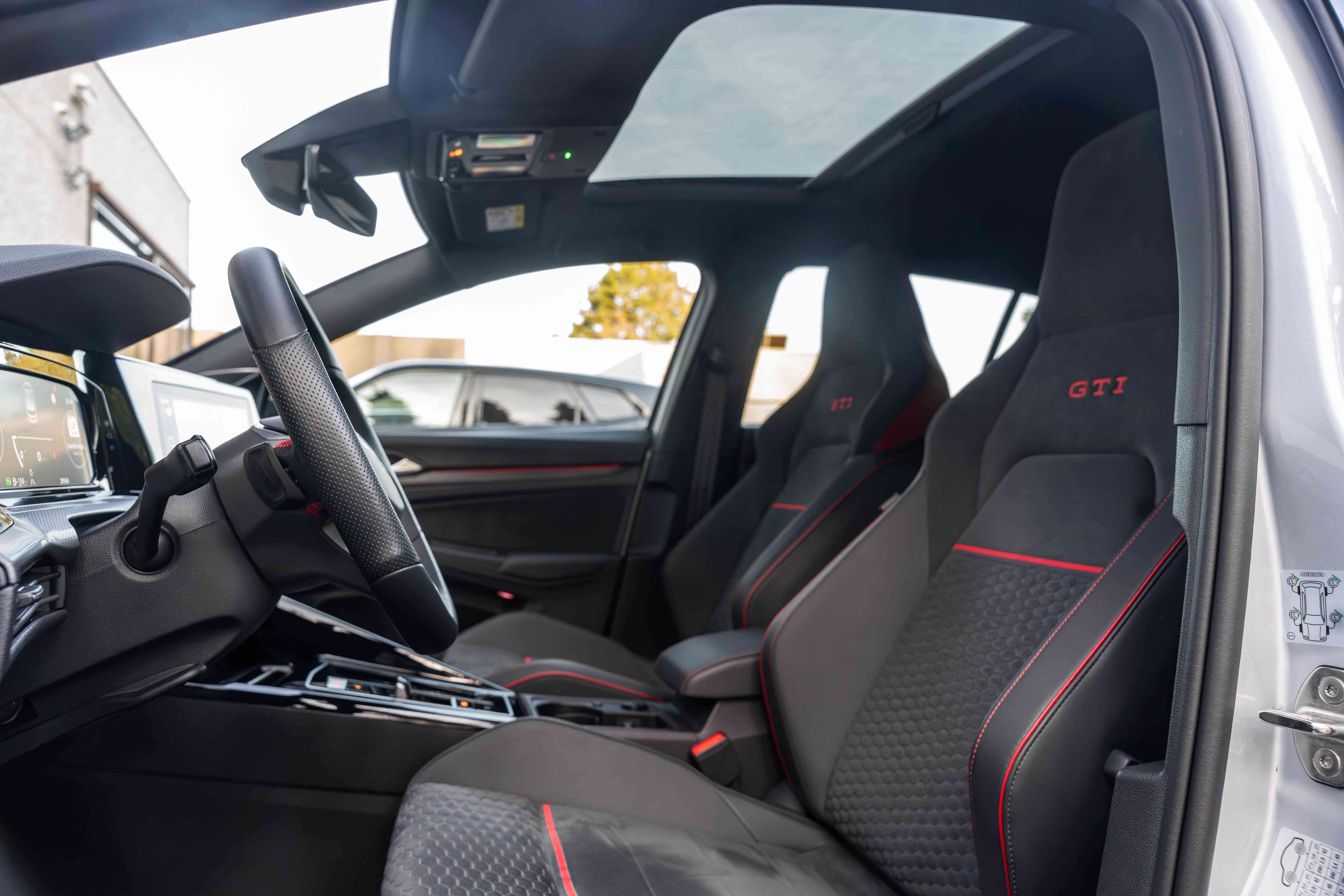 Volkswagen Golf GTI Clubsport DSG/PANO/IQLIGHTS/AKRAPOVIC/19"/H&K/ACC/CAMERA
