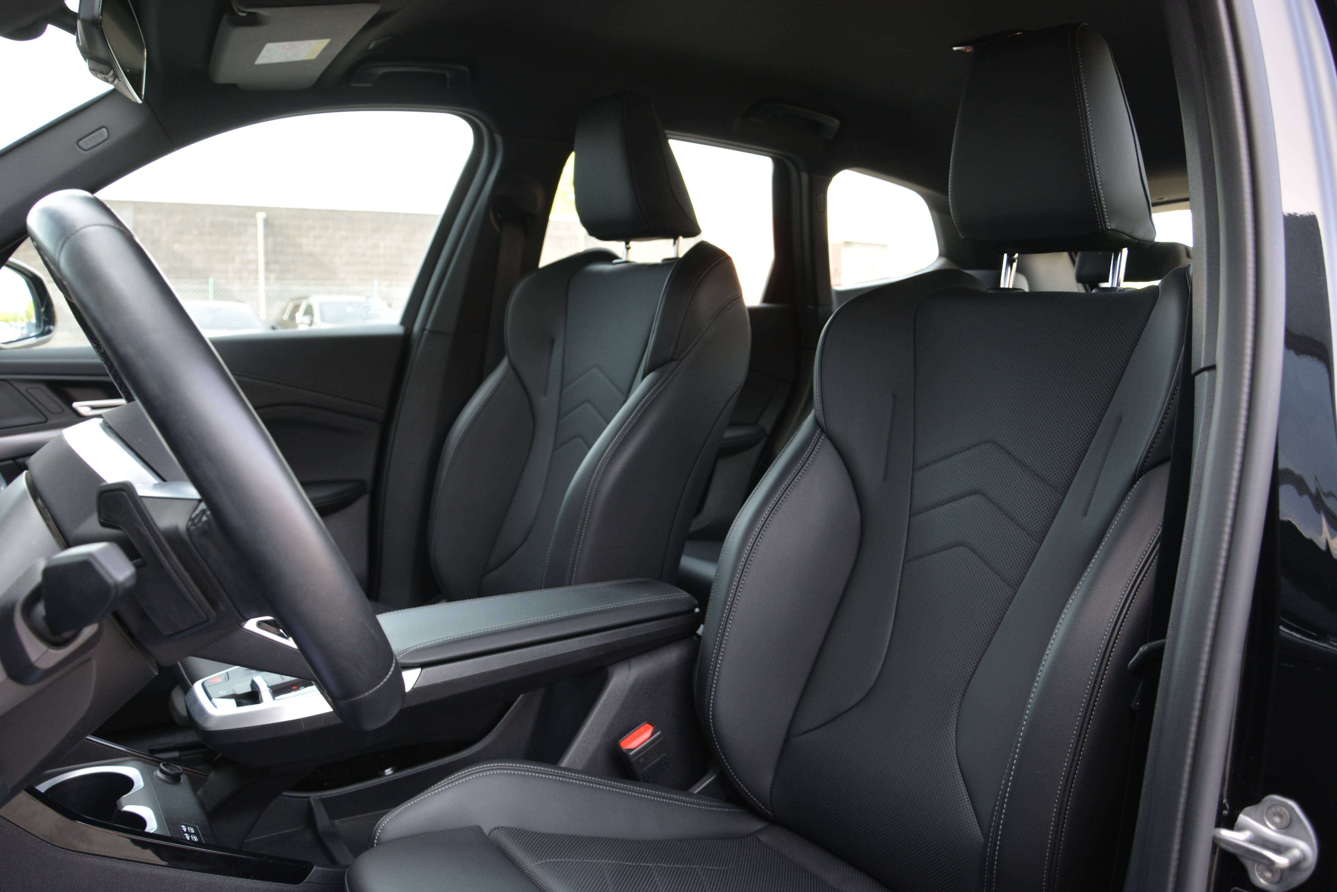 BMW iX1 eDrive20 M-Sport/Keyless/Cam