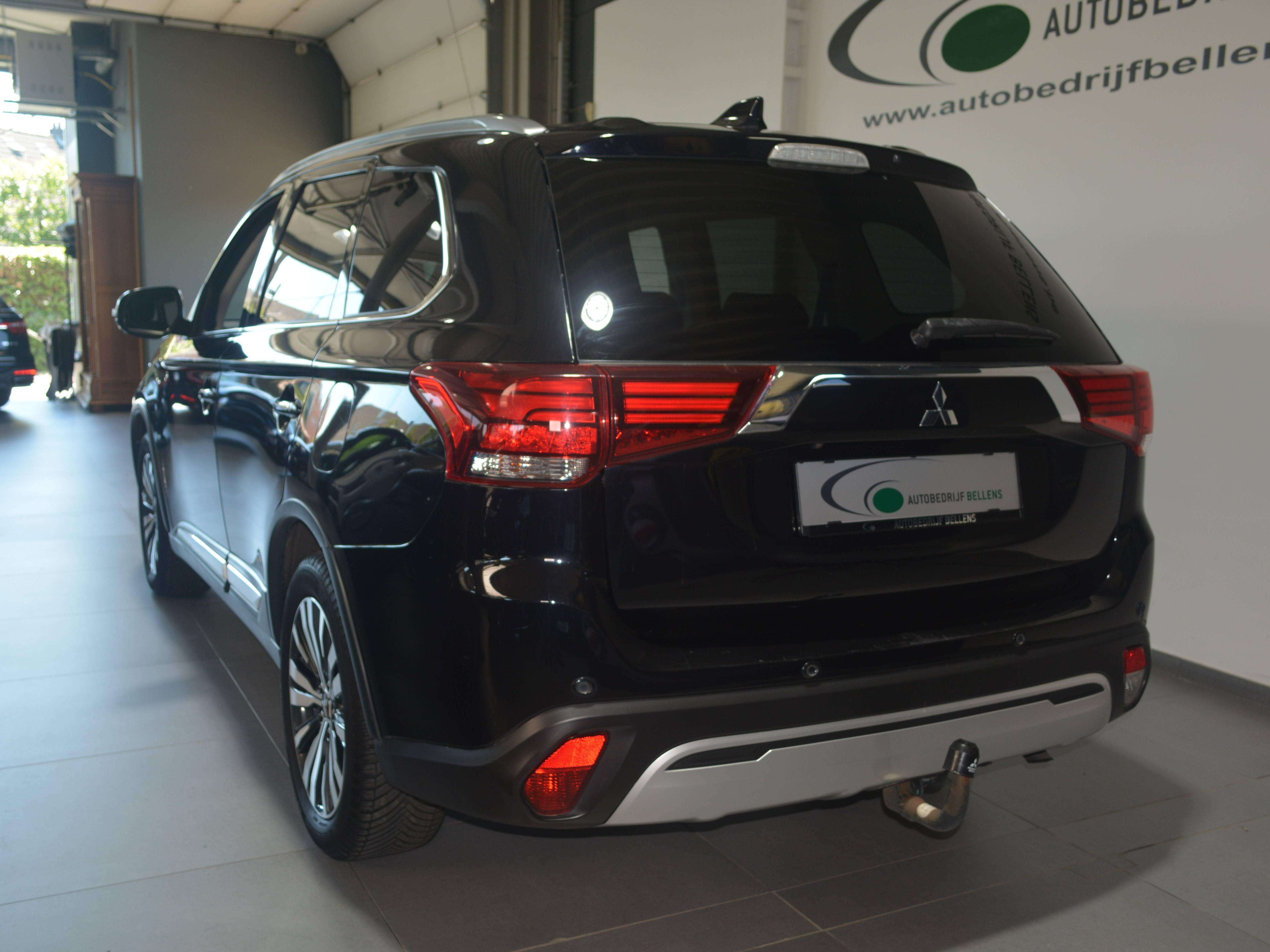 Mitsubishi Outlander Outlander 2.0i 2WD Diamond Edition 7S CVT AUTOMAAT / APPLE CAR-PLAY