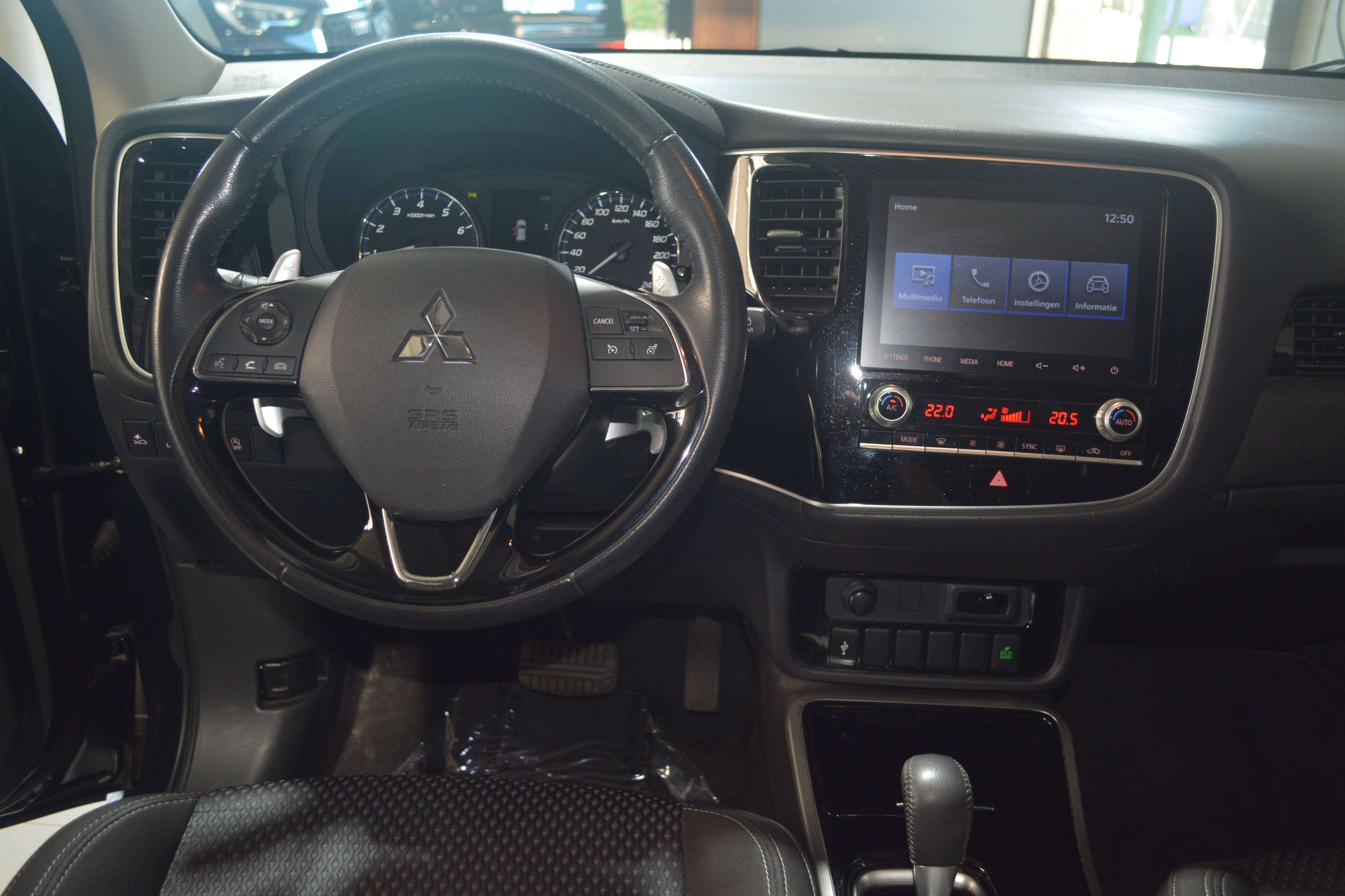 Mitsubishi Outlander Outlander 2.0i 2WD Diamond Edition 7S CVT AUTOMAAT / APPLE CAR-PLAY