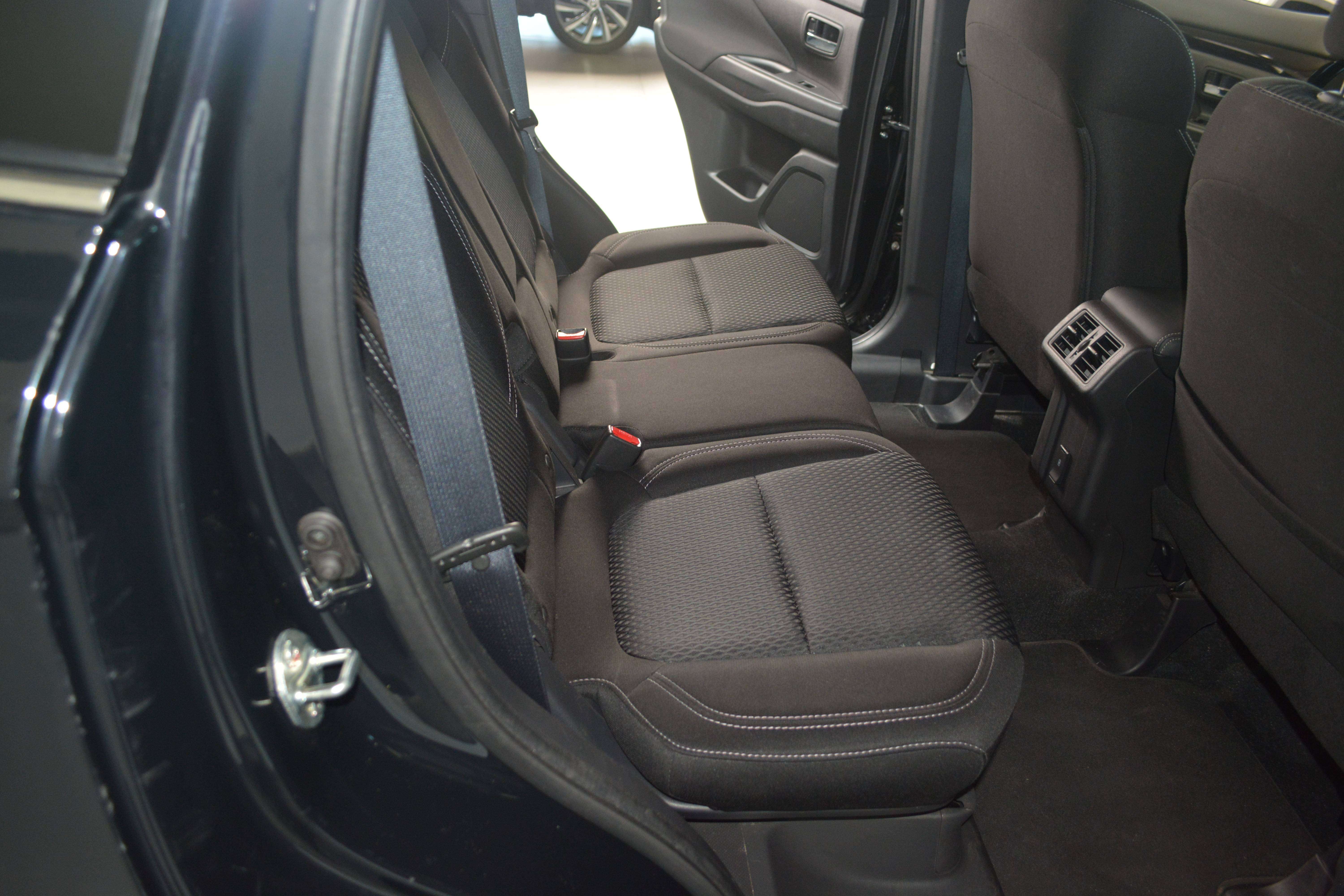 Mitsubishi Outlander Outlander 2.0i 2WD Diamond Edition 7S CVT AUTOMAAT / APPLE CAR-PLAY