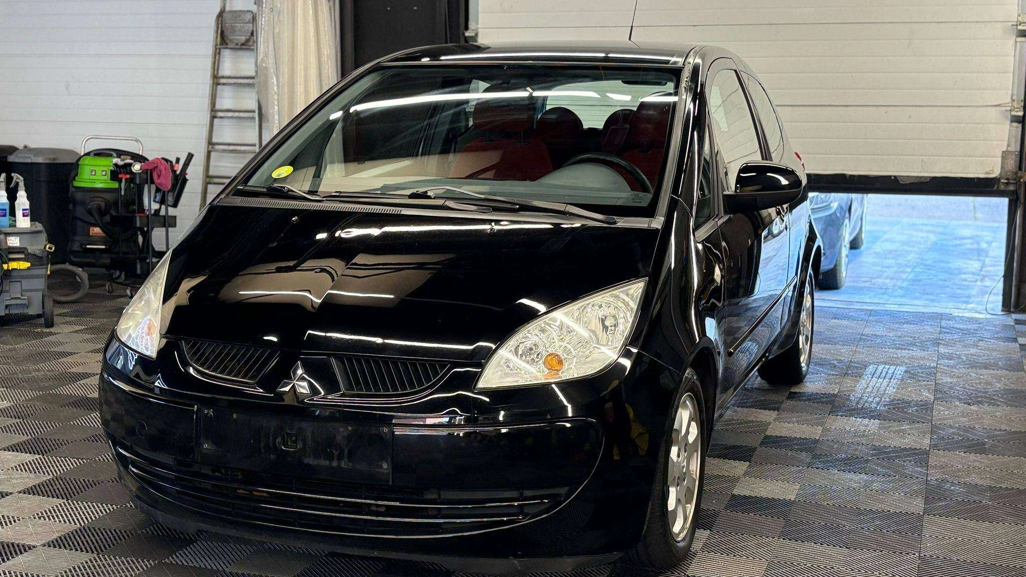 Mitsubishi Colt Colt 3DEURS BENZINE MANUEEL bj2006