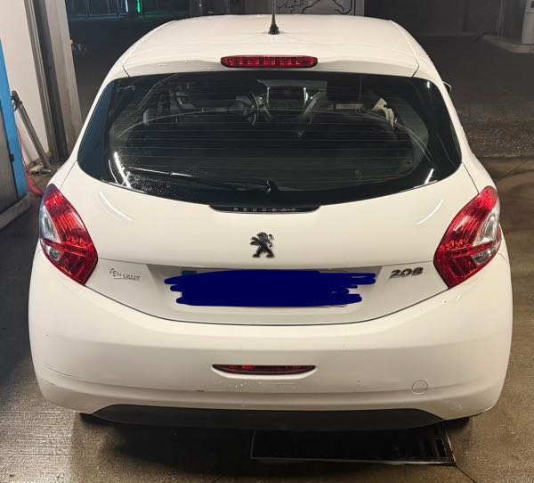 Peugeot 208 1.4 HDi 70 ch - 5 portes