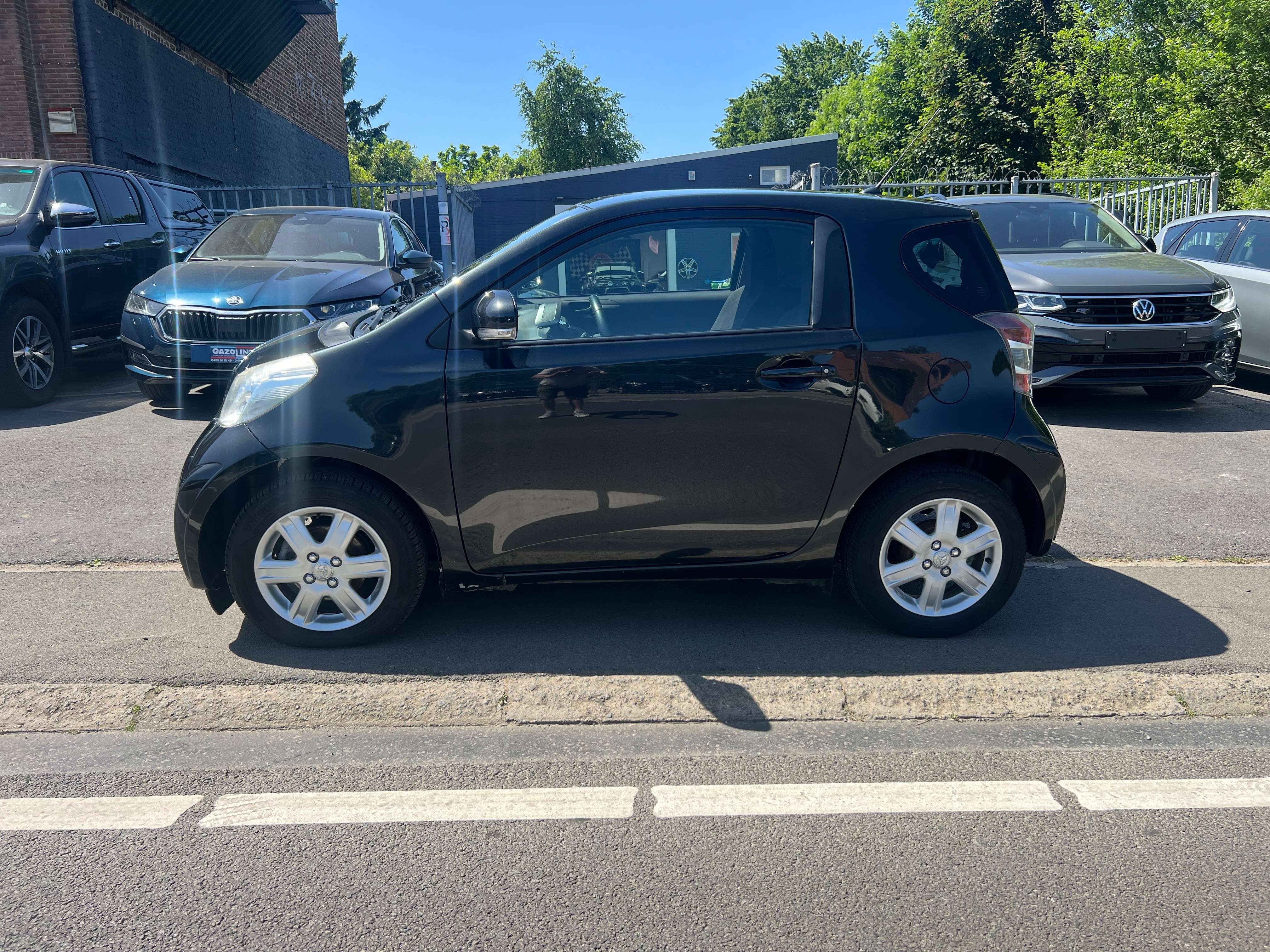 Toyota iQ 1.0i VVT-i Sol Clime 1er propriétaire 12 mois de garantie CRÉDIT 100%
