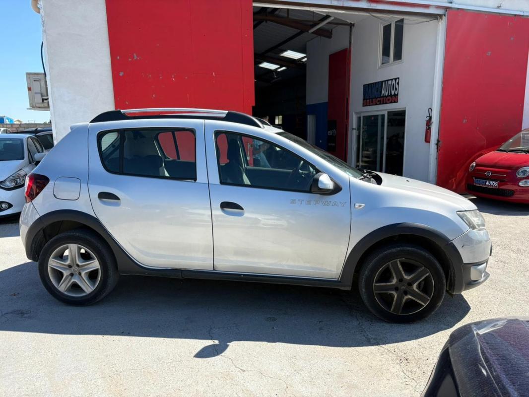 Dacia Sandero Stepway 1.5 BLUE DCI 90CH - DIESEL | ENTIÈREMENT RÉVISÉE ET GARANTIE 12 MOIS EN EUROPE