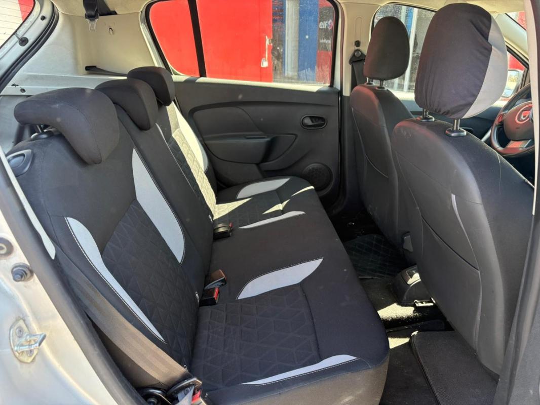 Dacia Sandero Stepway 1.5 BLUE DCI 90CH - DIESEL | ENTIÈREMENT RÉVISÉE ET GARANTIE 12 MOIS EN EUROPE