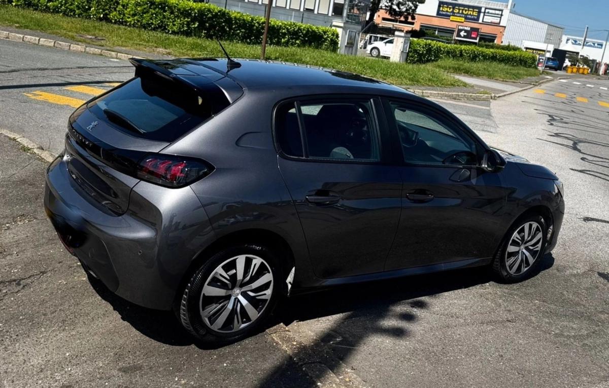 Peugeot 208 1.2 PT 100 CV EAT8 ACTIVE PACK 11/2023 10000HT