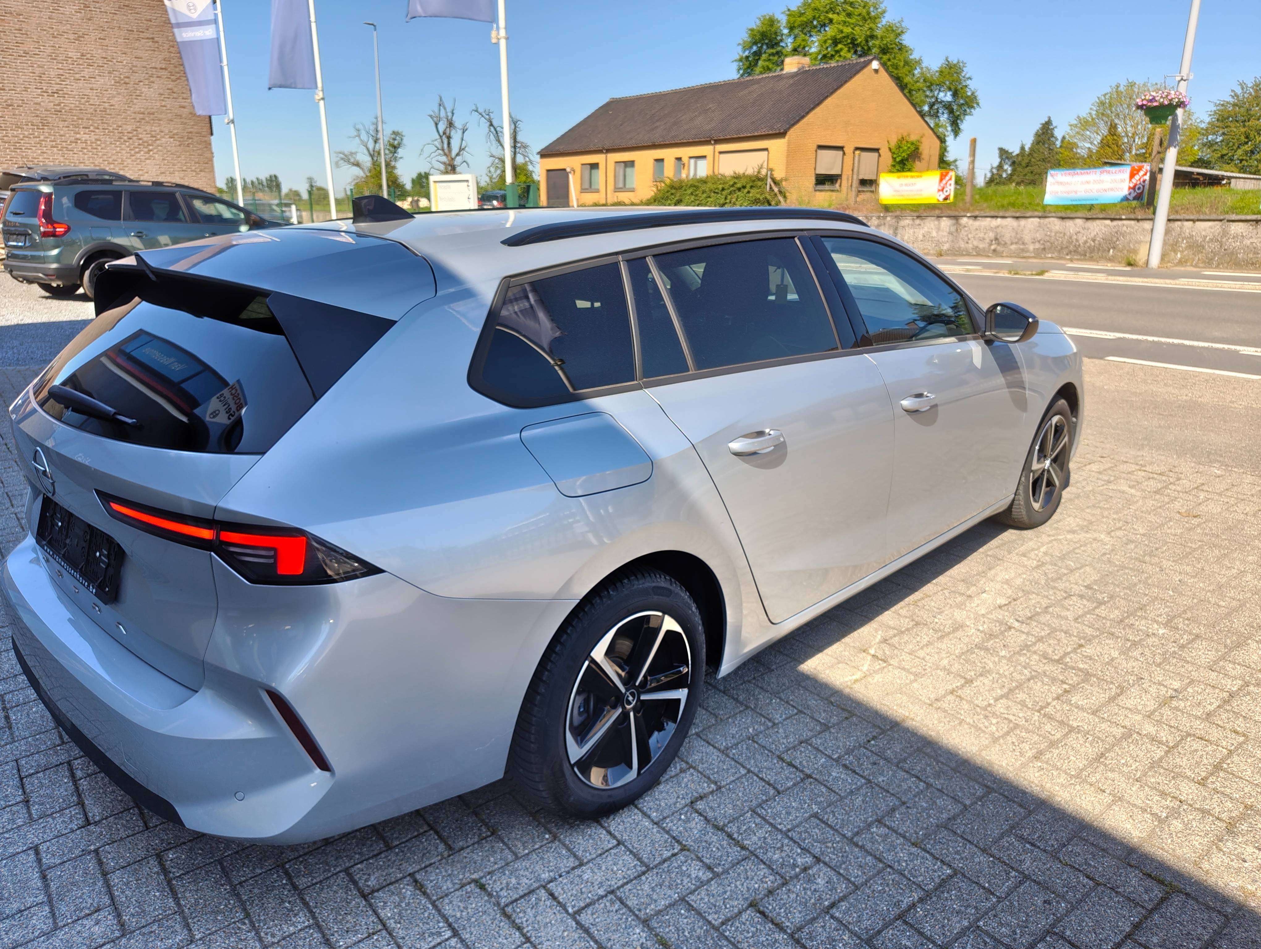 Opel Astra Sports Tourer 1.2 110 pk Turbo Edition 24331 km