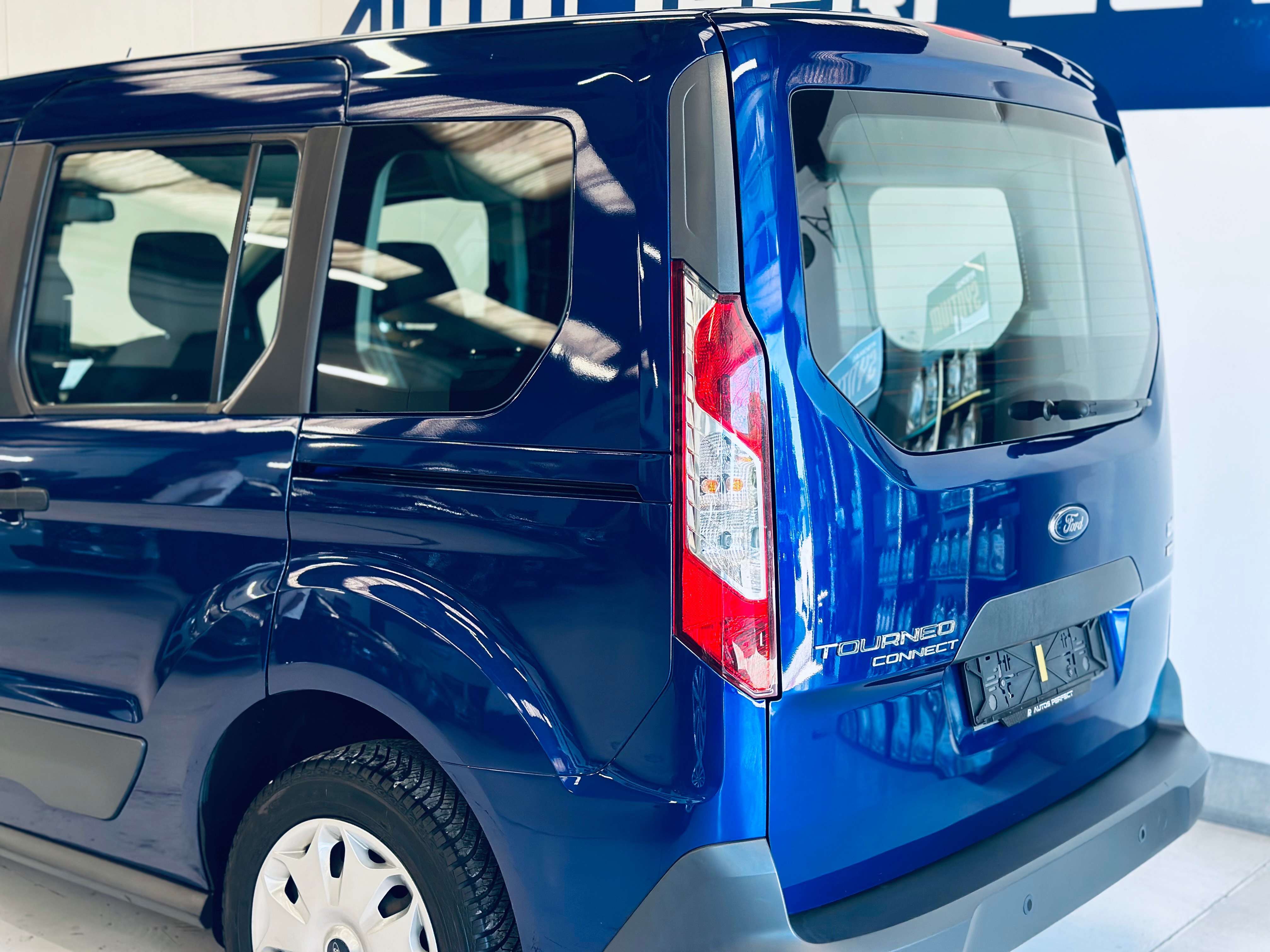 Ford Tourneo Connect 1.0EcoBoost CAMERA PDC NAVI BLUETOOTH CLIM