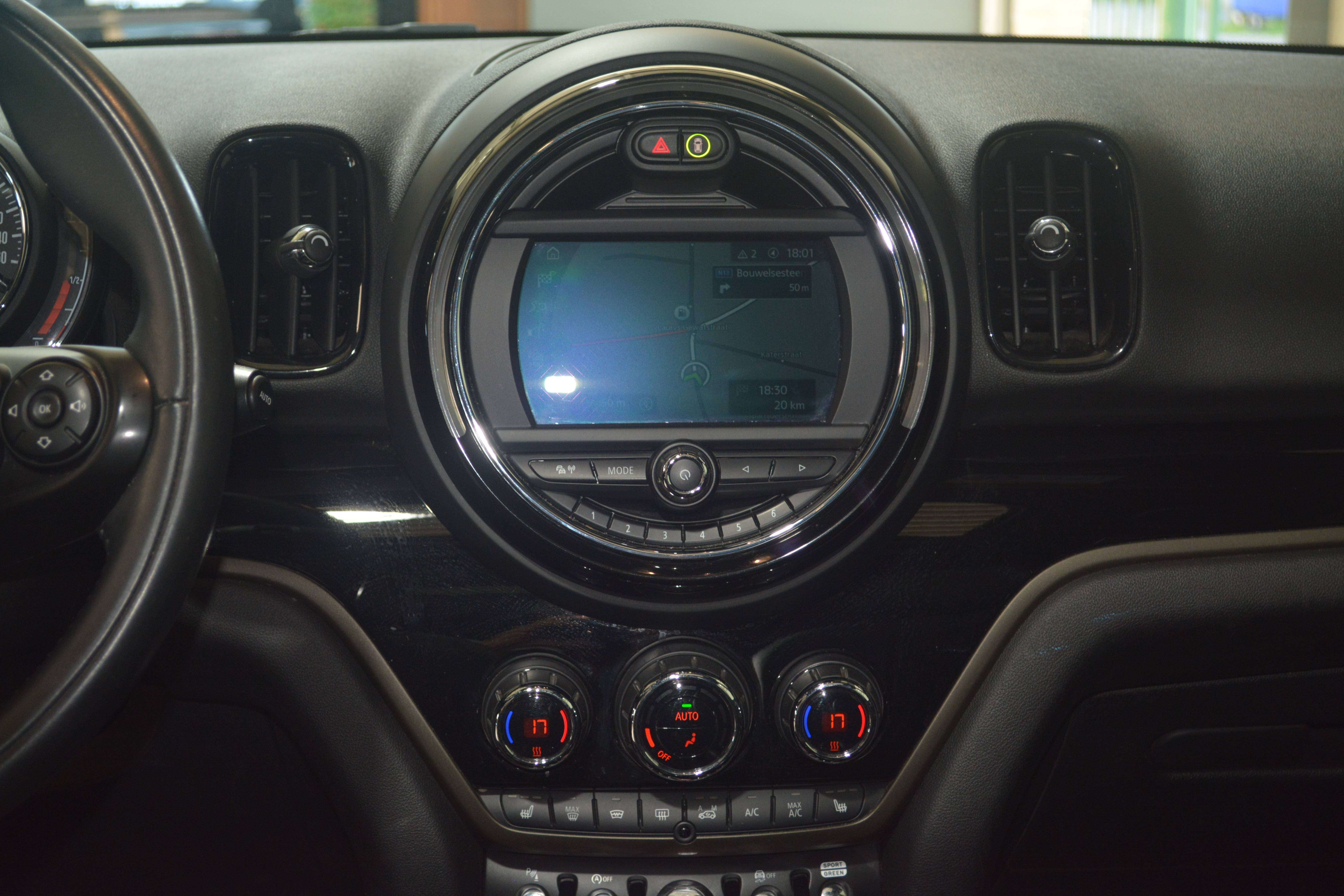 MINI Cooper S Countryman Mini Countryman 2.0A Cooper S OPF (EU6d-TEMP)LEDER / NAVI + CAM / PANO/ HARMAN CARDON