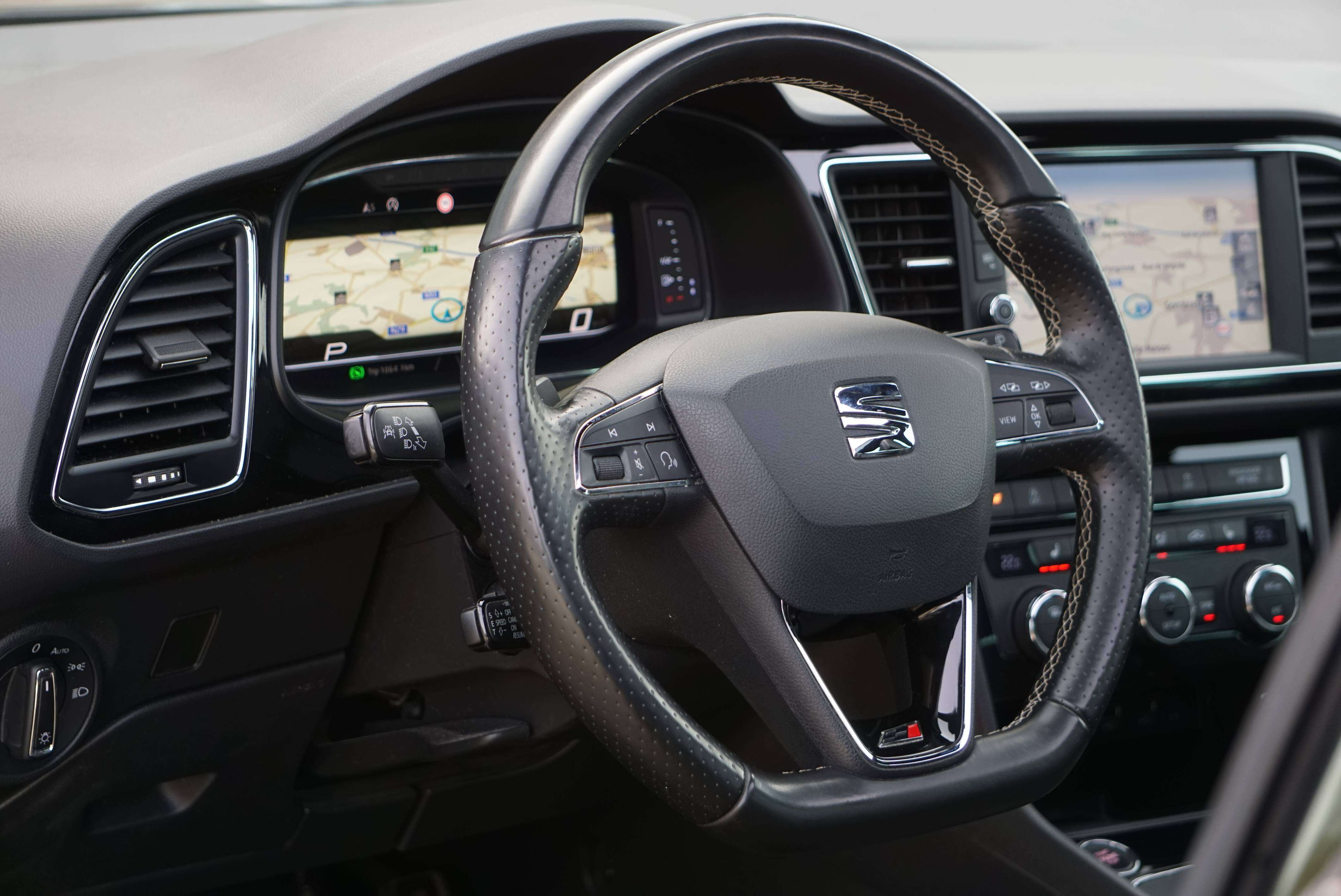 SEAT Leon 2.0 TSI Cupra 4Drive DSG COCKPIT PANO NAVI CAM