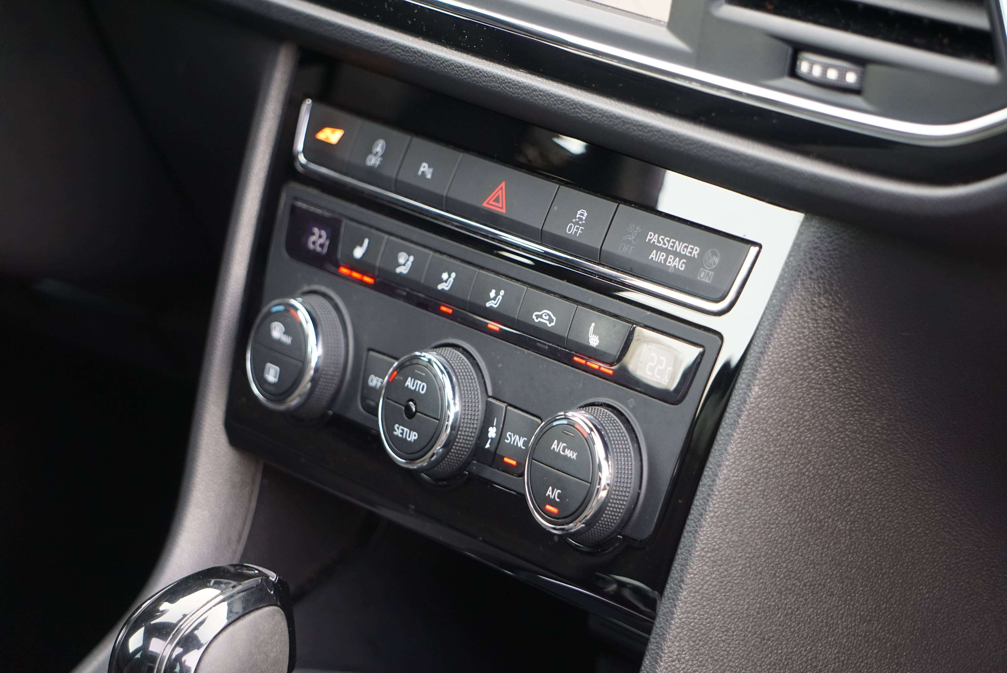 SEAT Leon 2.0 TSI Cupra 4Drive DSG COCKPIT PANO NAVI CAM