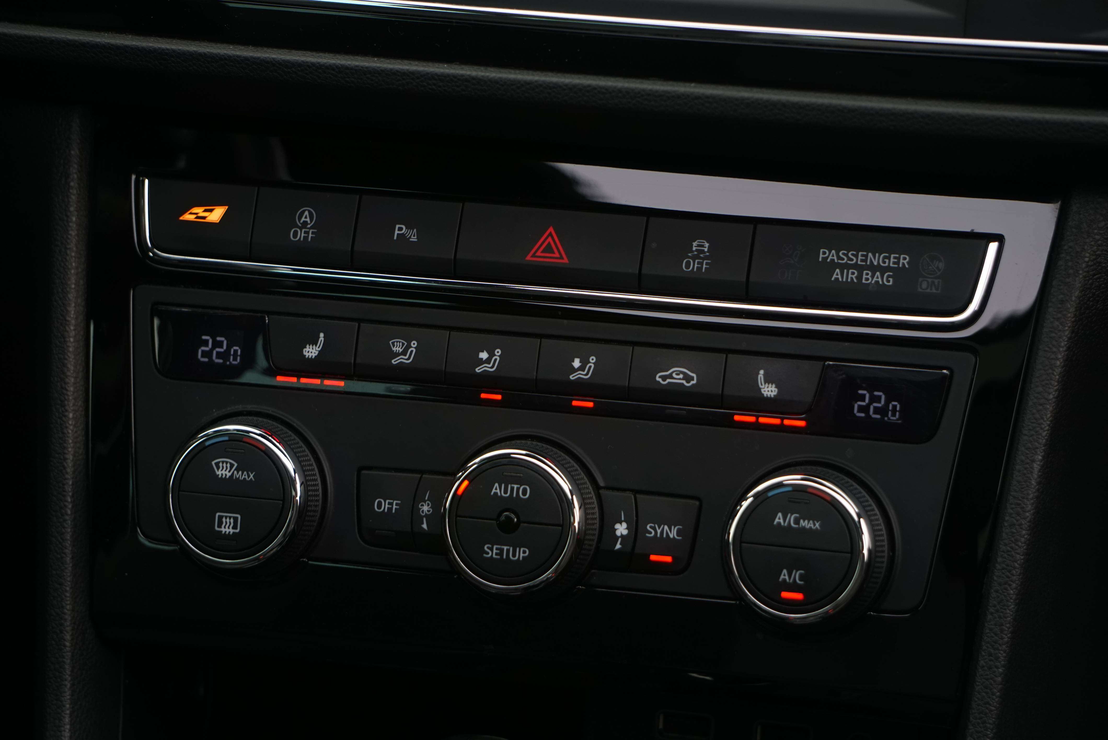 SEAT Leon 2.0 TSI Cupra 4Drive DSG COCKPIT PANO NAVI CAM