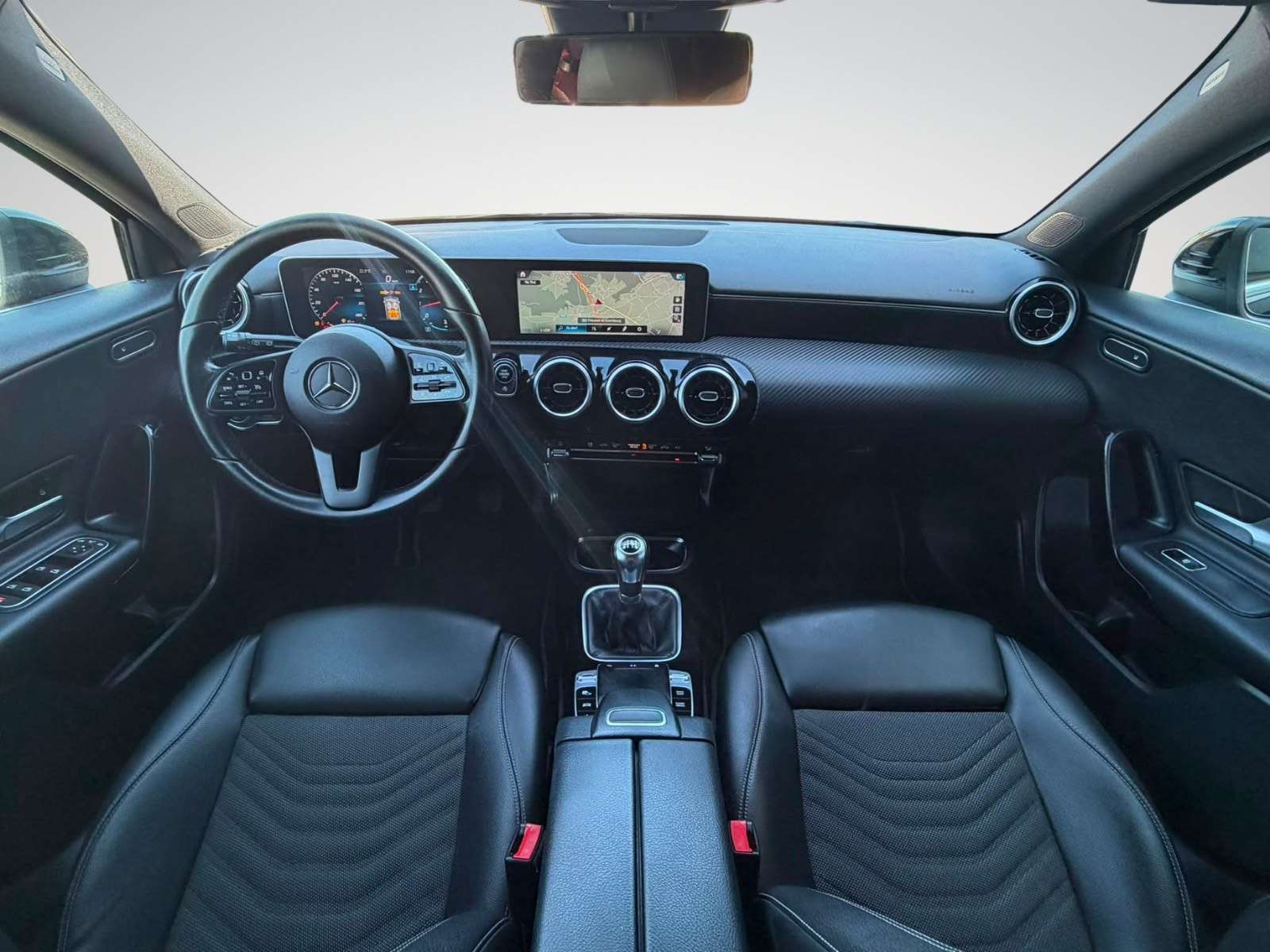 Mercedes-Benz A 160 A 160i Business / Navi / Cuir / Caméra / Garantie 12 Mois