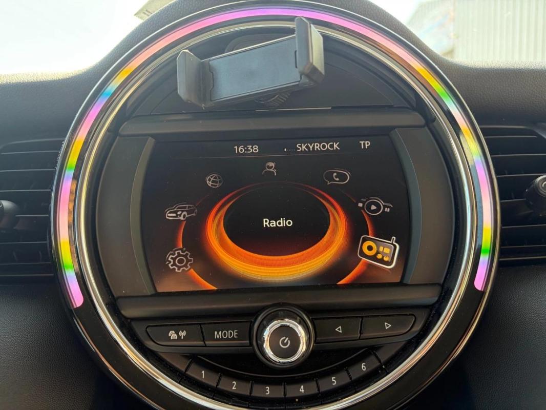 Mini Mini 3 Portes Cooper D 1.5 116 cv MOTEUR A CHAINE - RADAR DE RECUL CLIM AUTO GPS