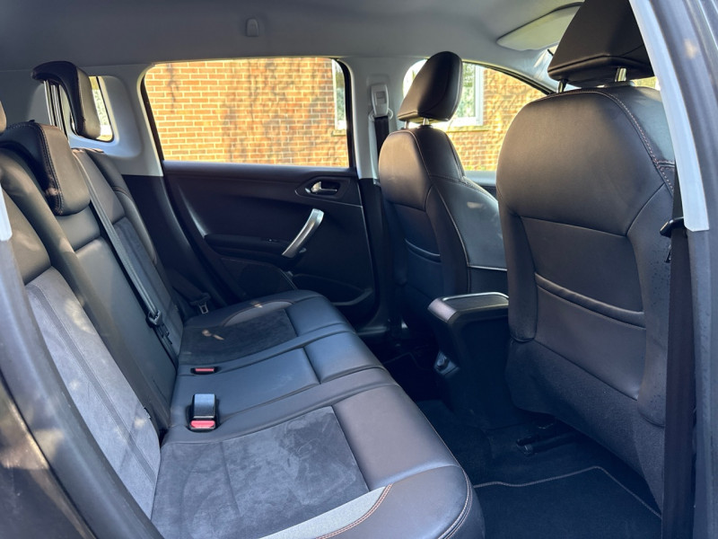 Peugeot 2008 1.6 HDI 100CH CROSSWAY * 2016 * GPS * LED * JANTES * 1ERE MAIN